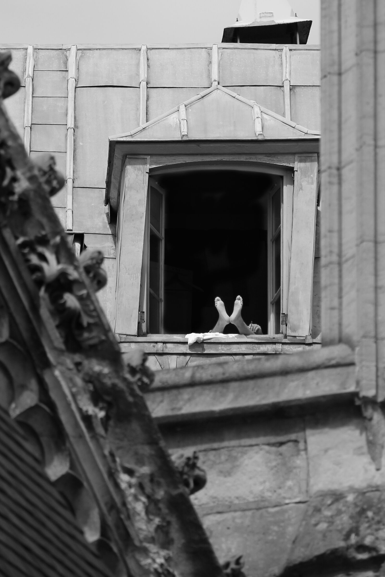 Fumatore a riposo a Parigi