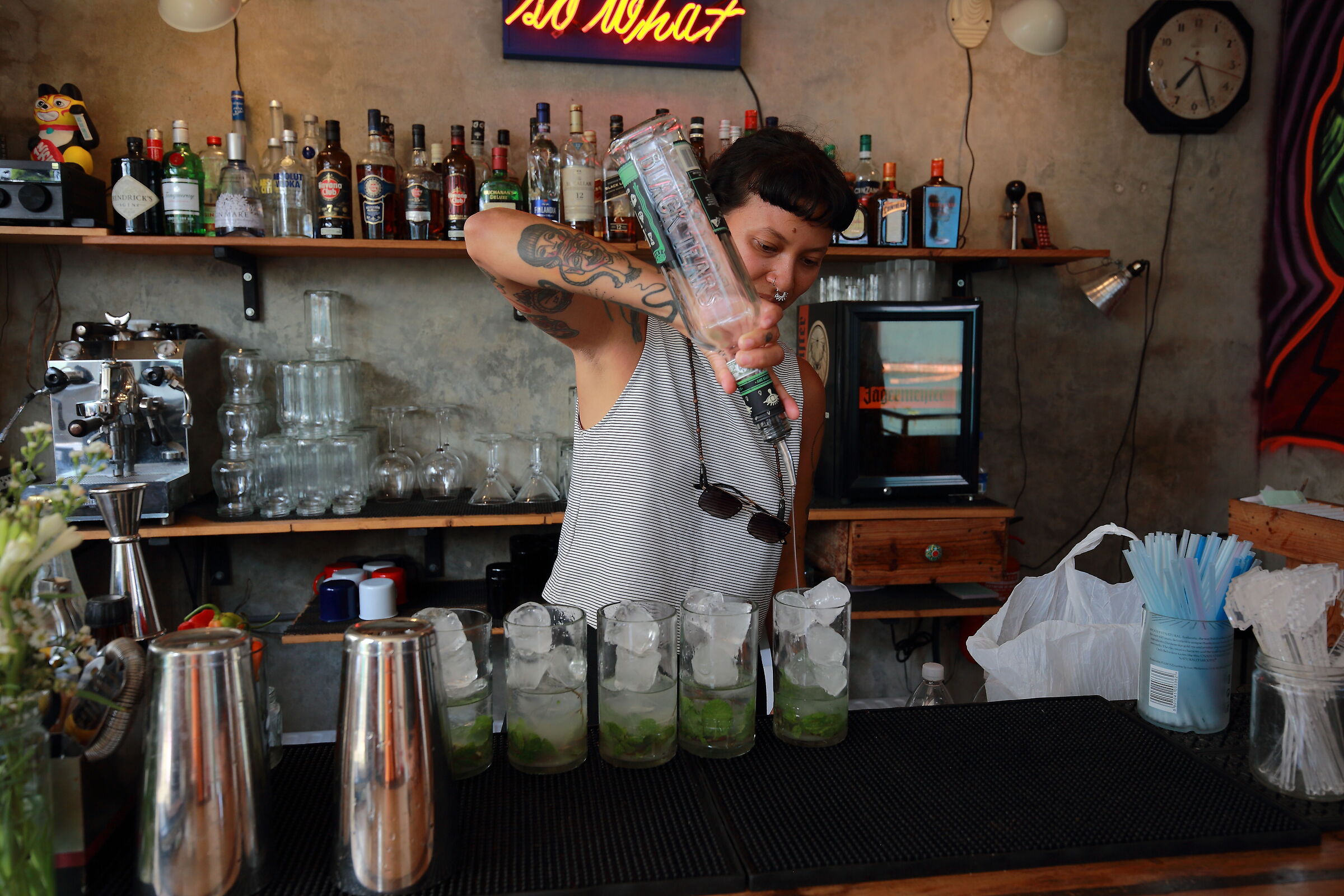 Cinco mojito puor favor, gracias Dayle