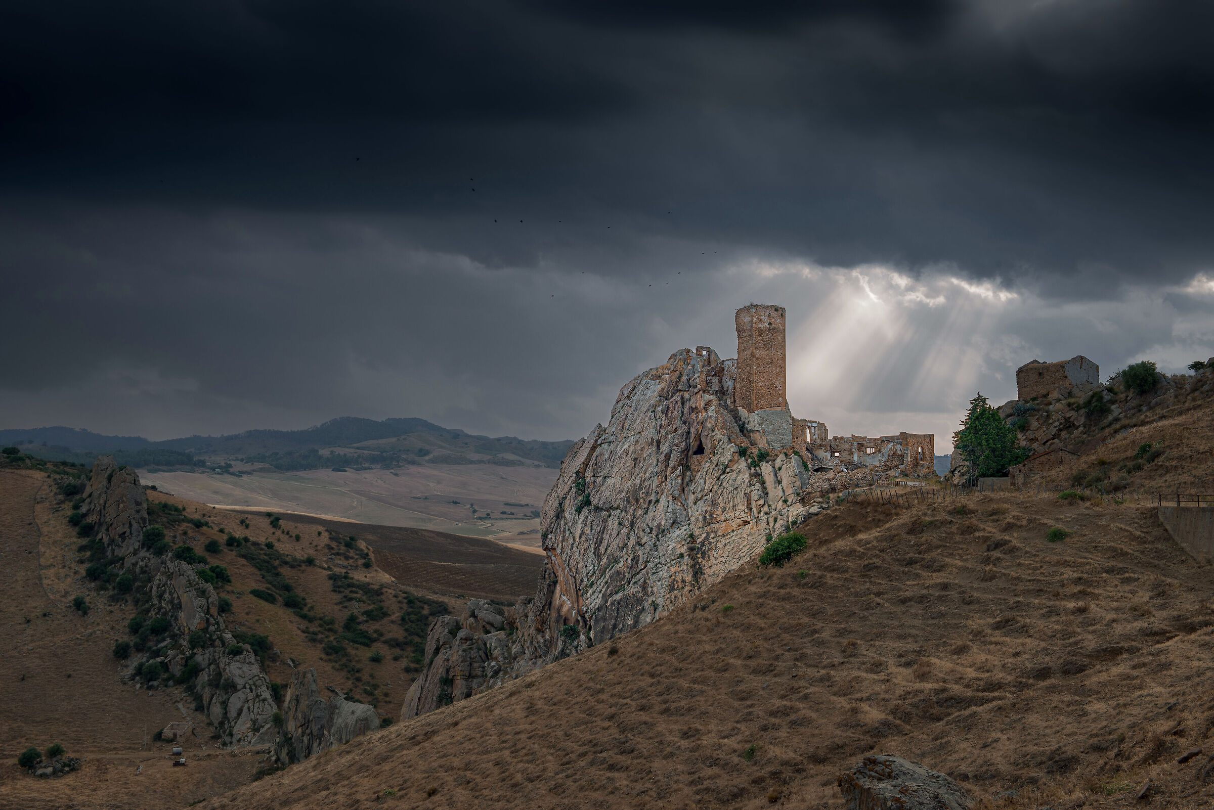 Castello di Pietratagliata (Sicilia )