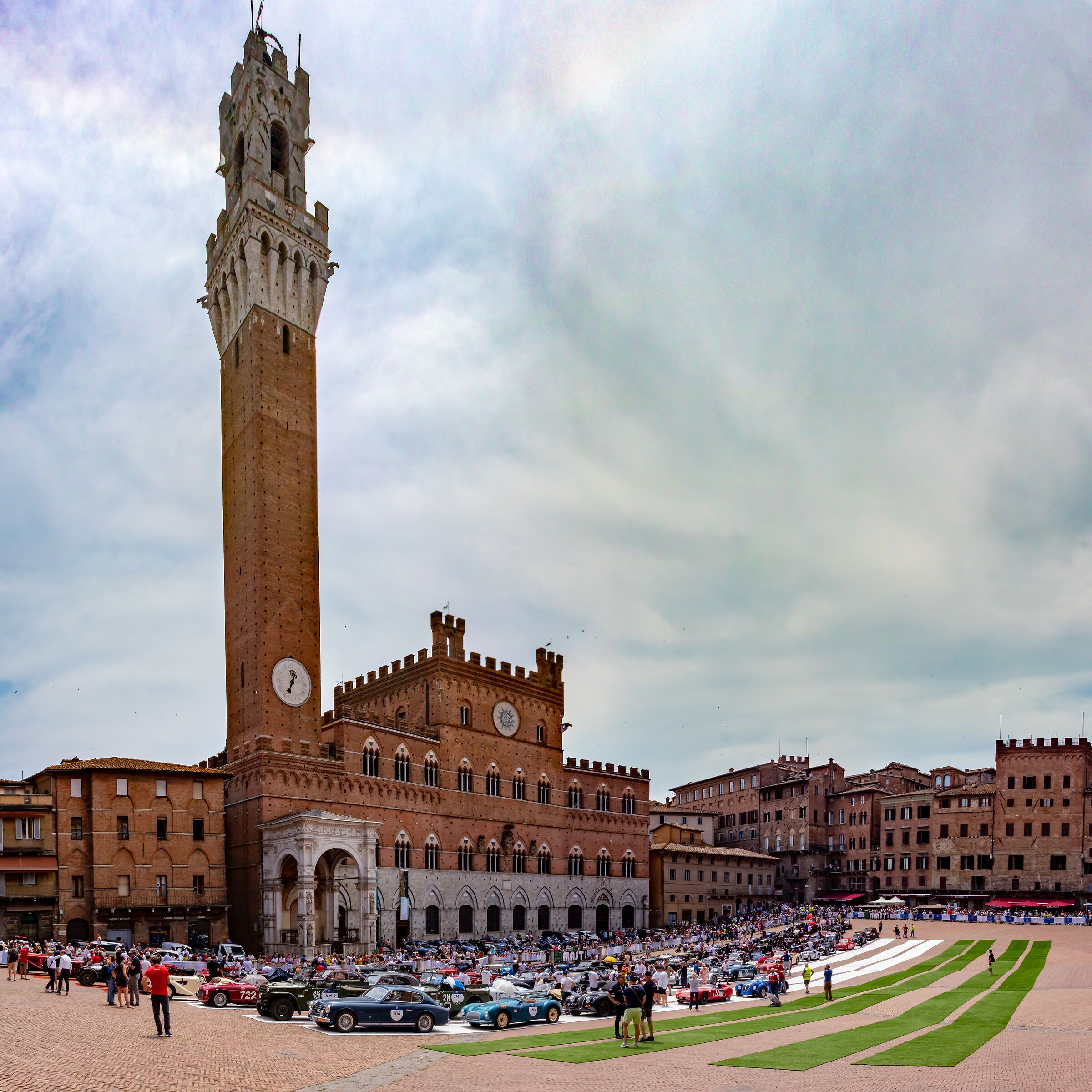 1000 Miglia 2022 in Piazza del Campo - Siena