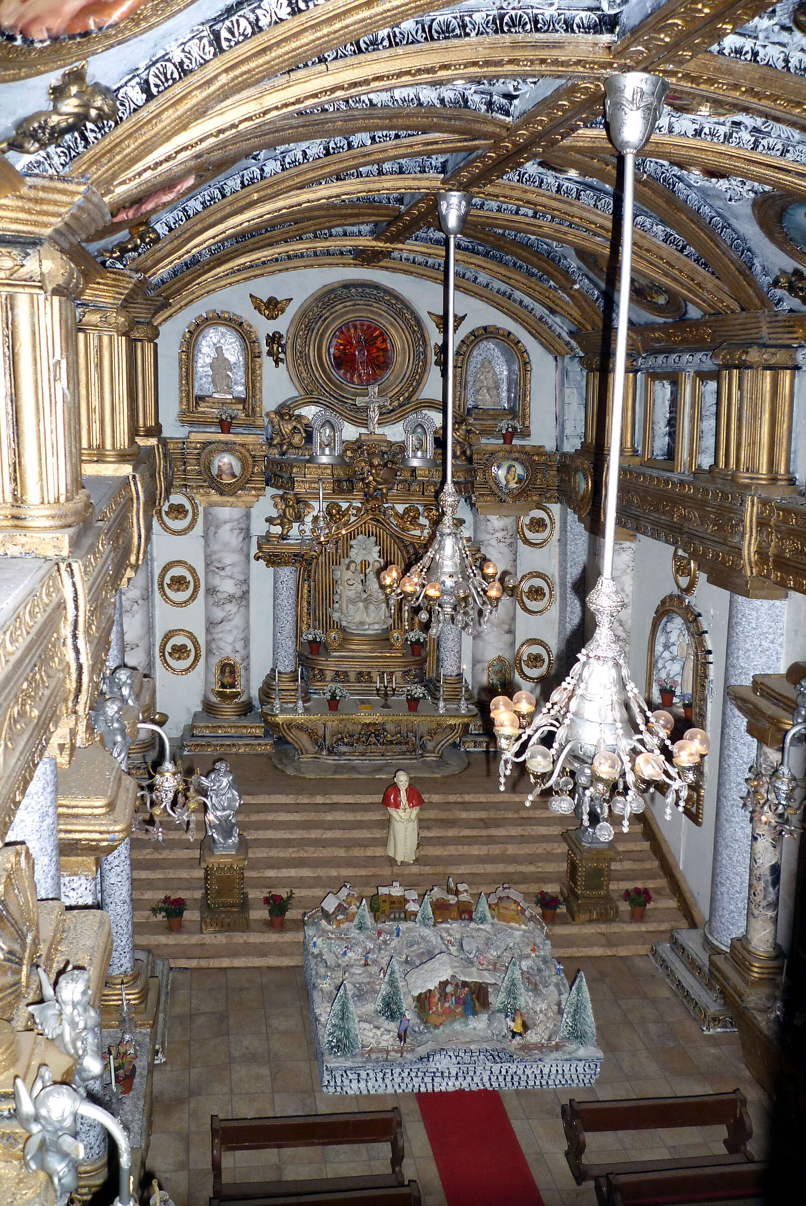 Interno di basilica