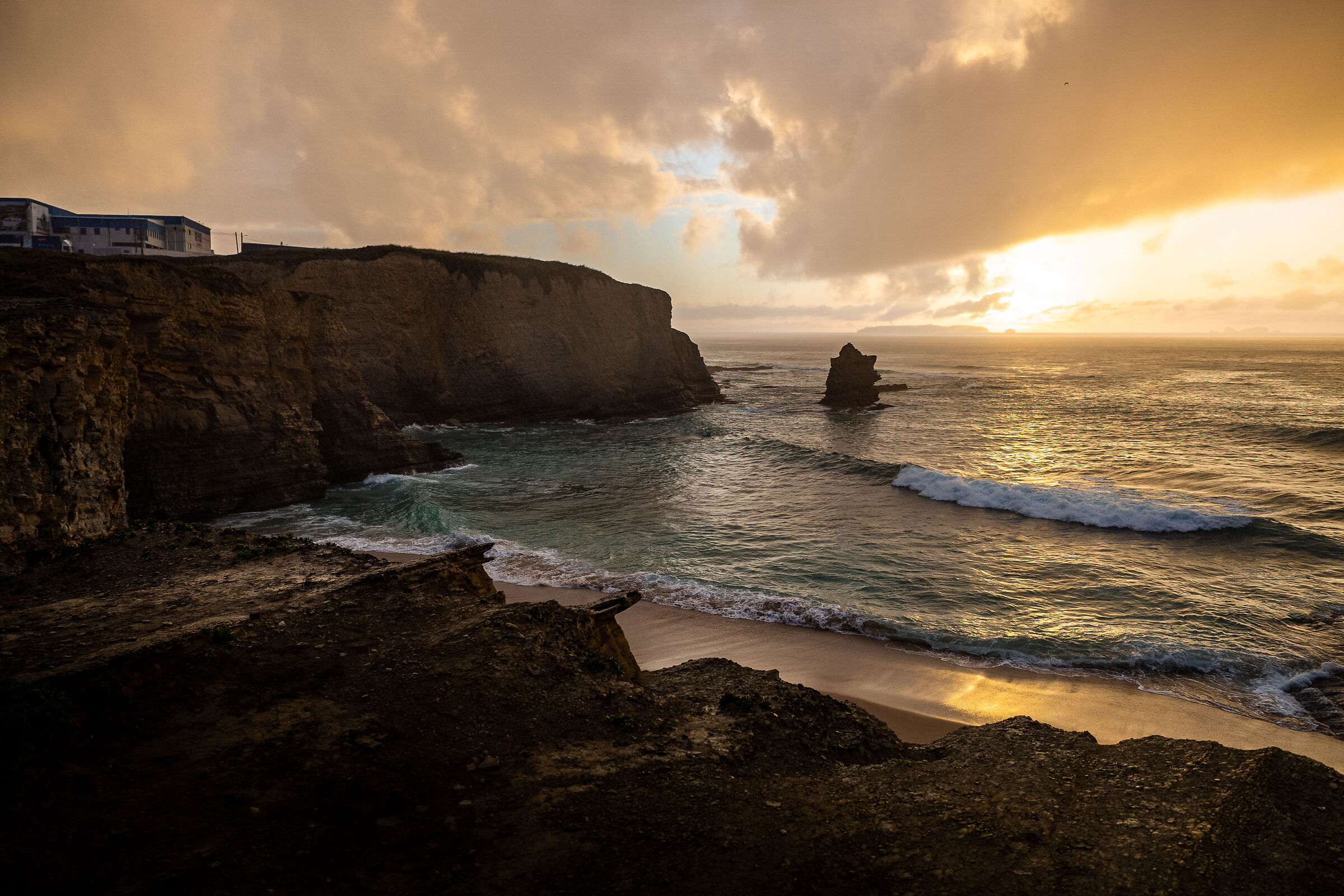 Goldenhour at the ocean