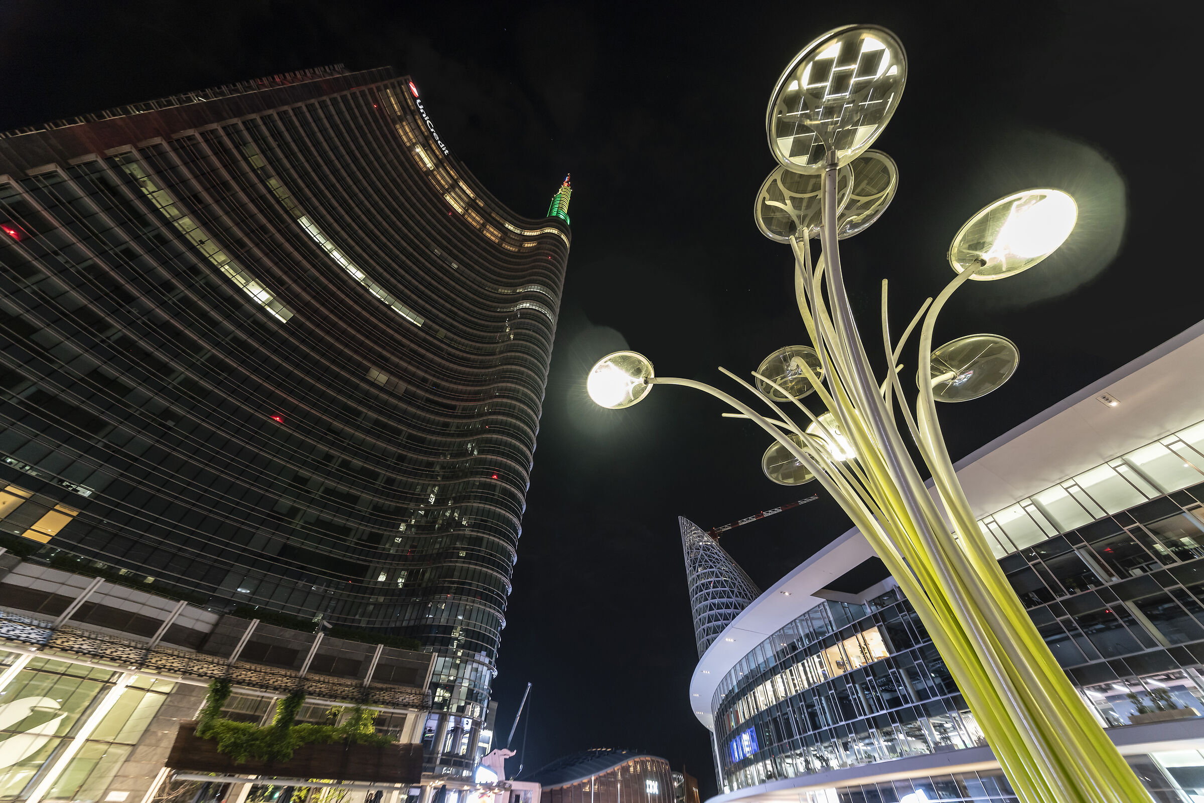 Grattacieli di Porta Nuova - 16 maggio 2022, 22:26