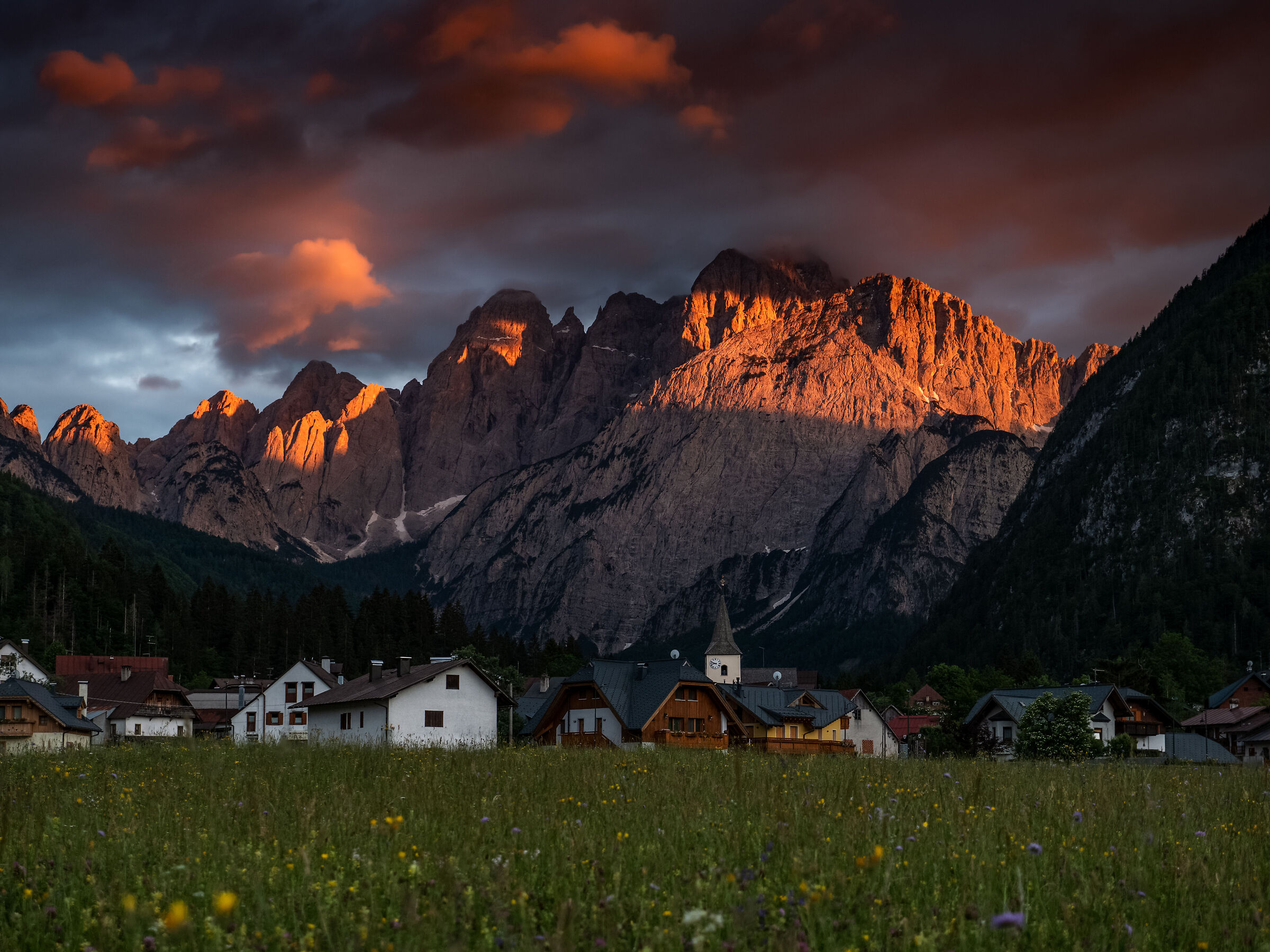 Valbruna tramonto/sunset - Alpi Giulie