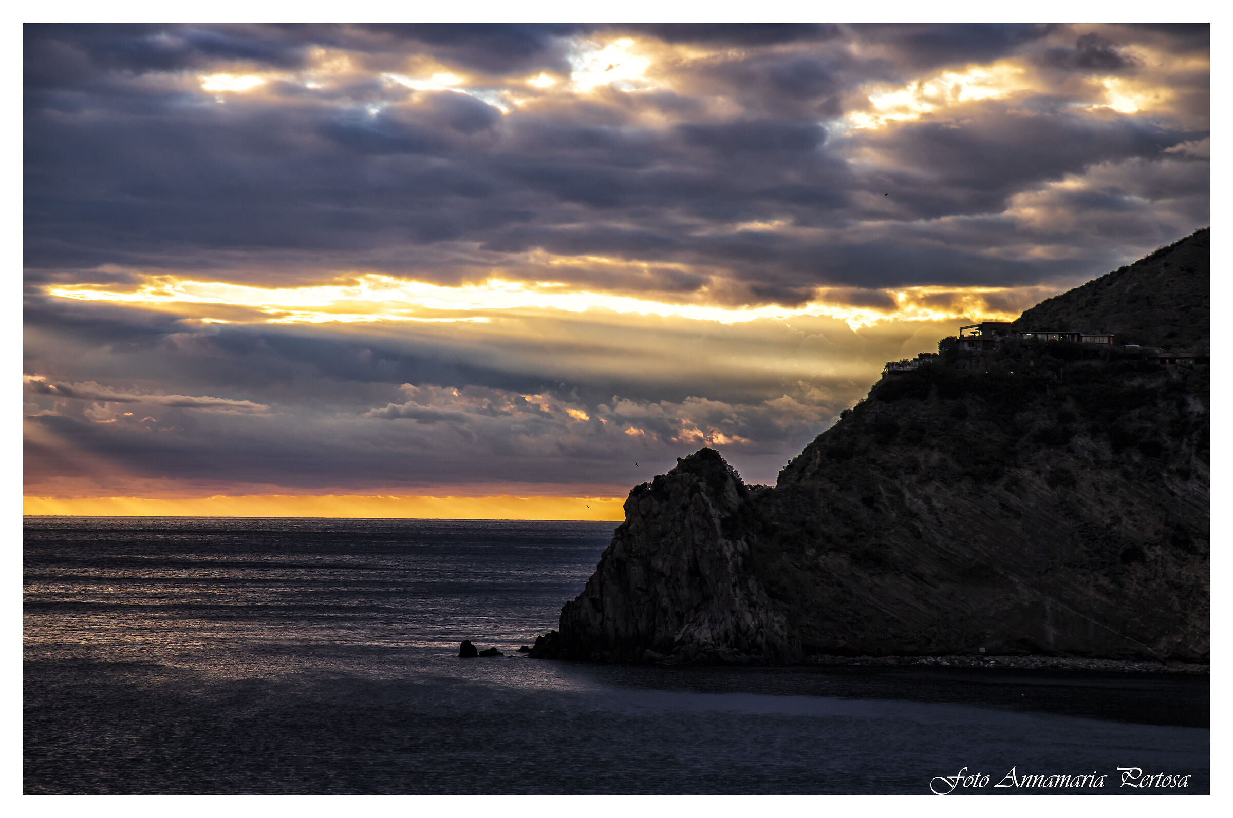 The silence and colors of Ischia at night