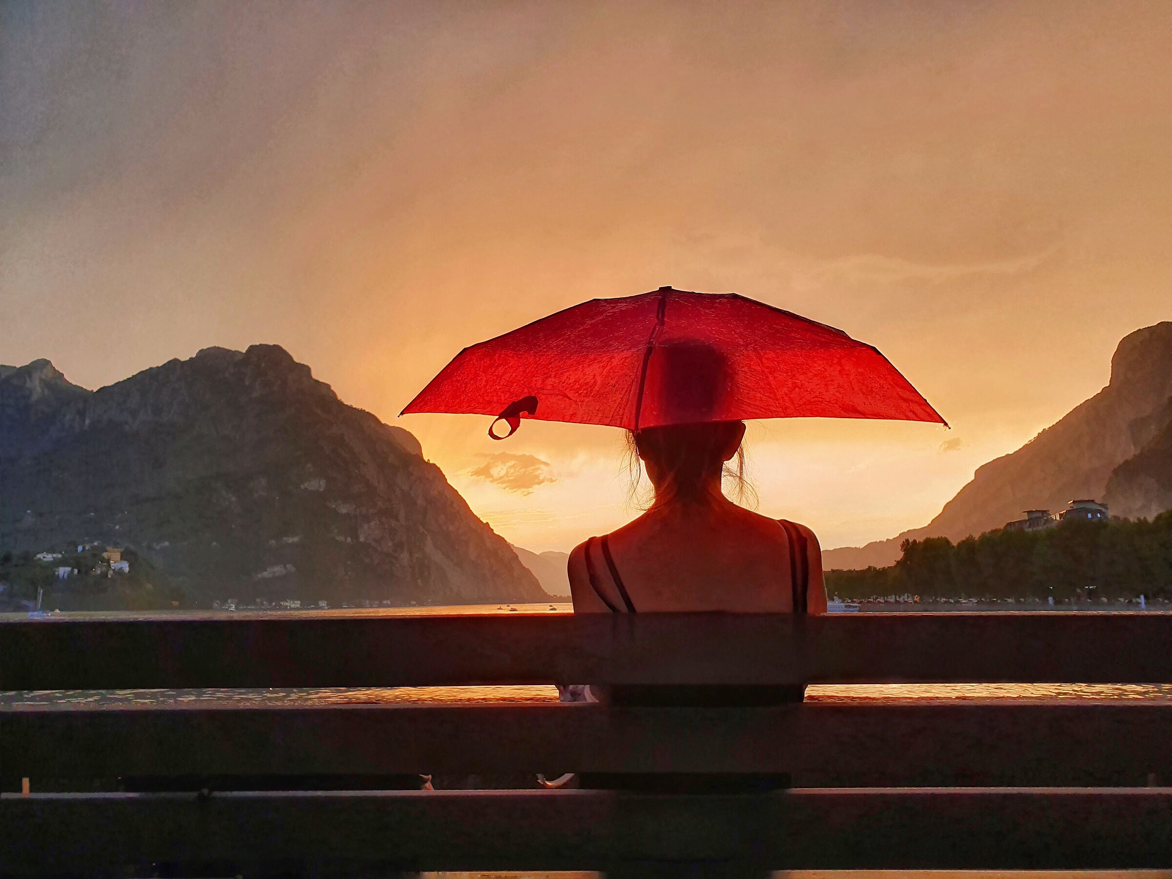 Quel ramo del lago di Como ..... Lecco on fire