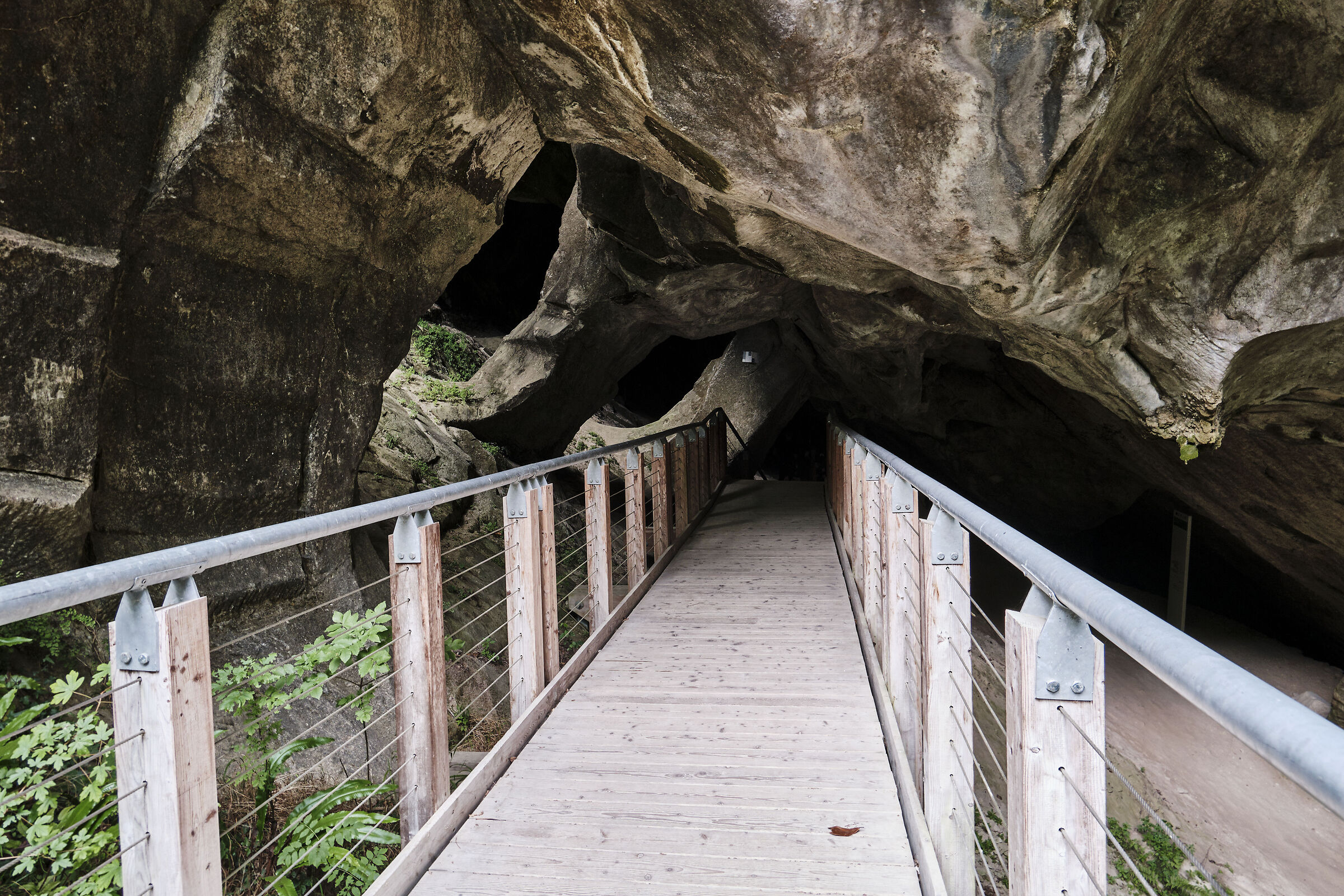 In the caves of Caglieron