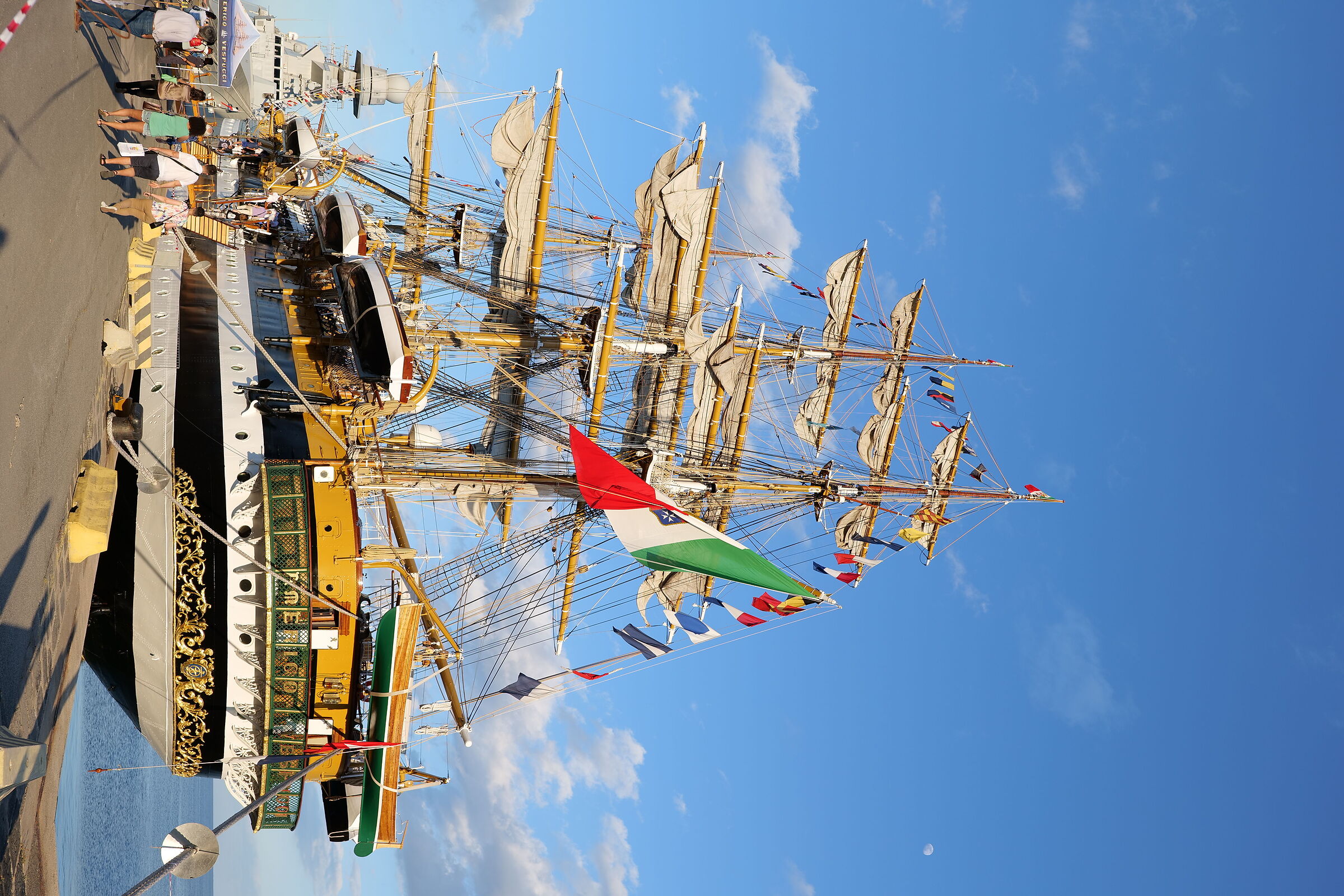 Sailing ship
