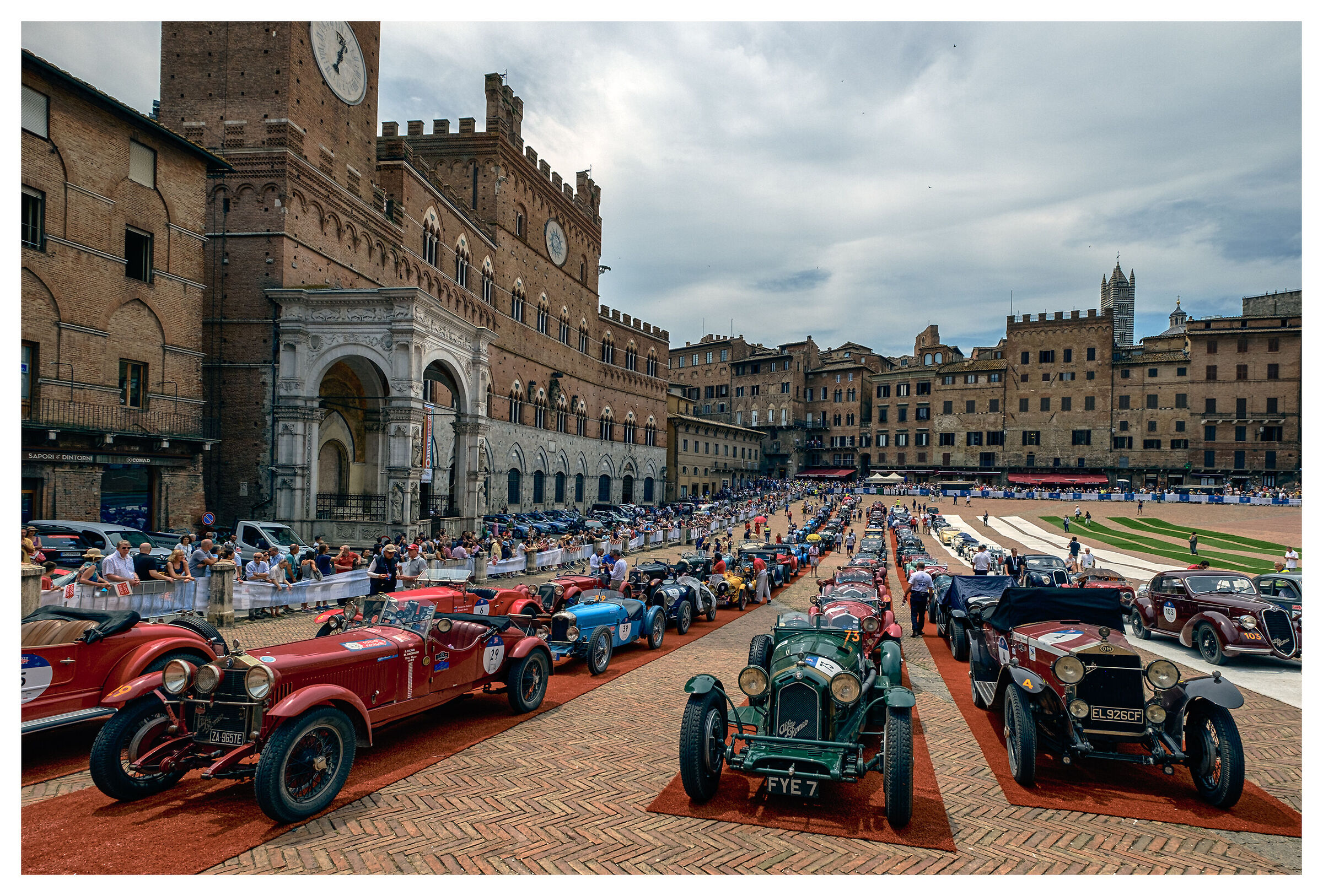 Gathering in Piazza Del Campo