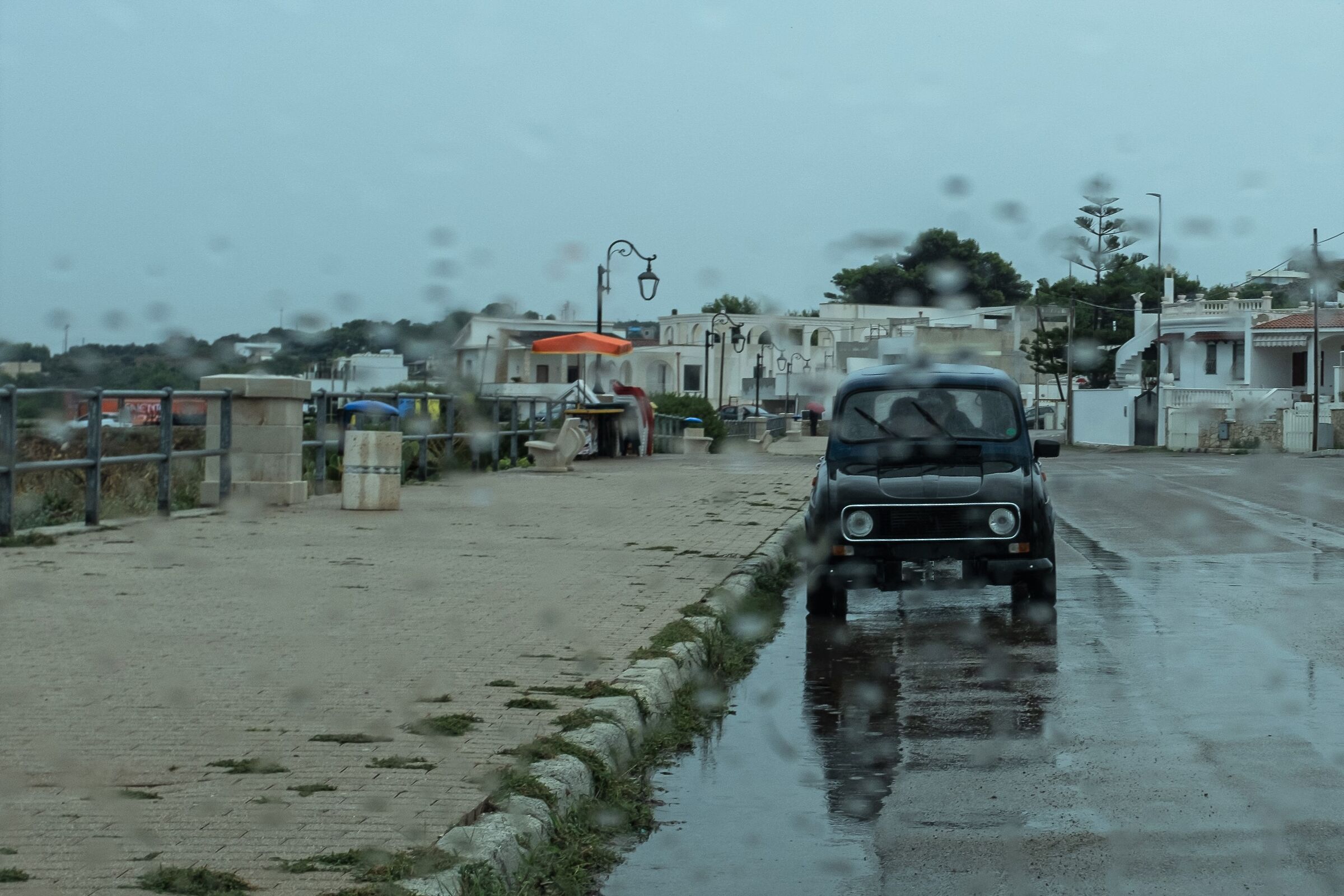 Love in the rain, Leuca