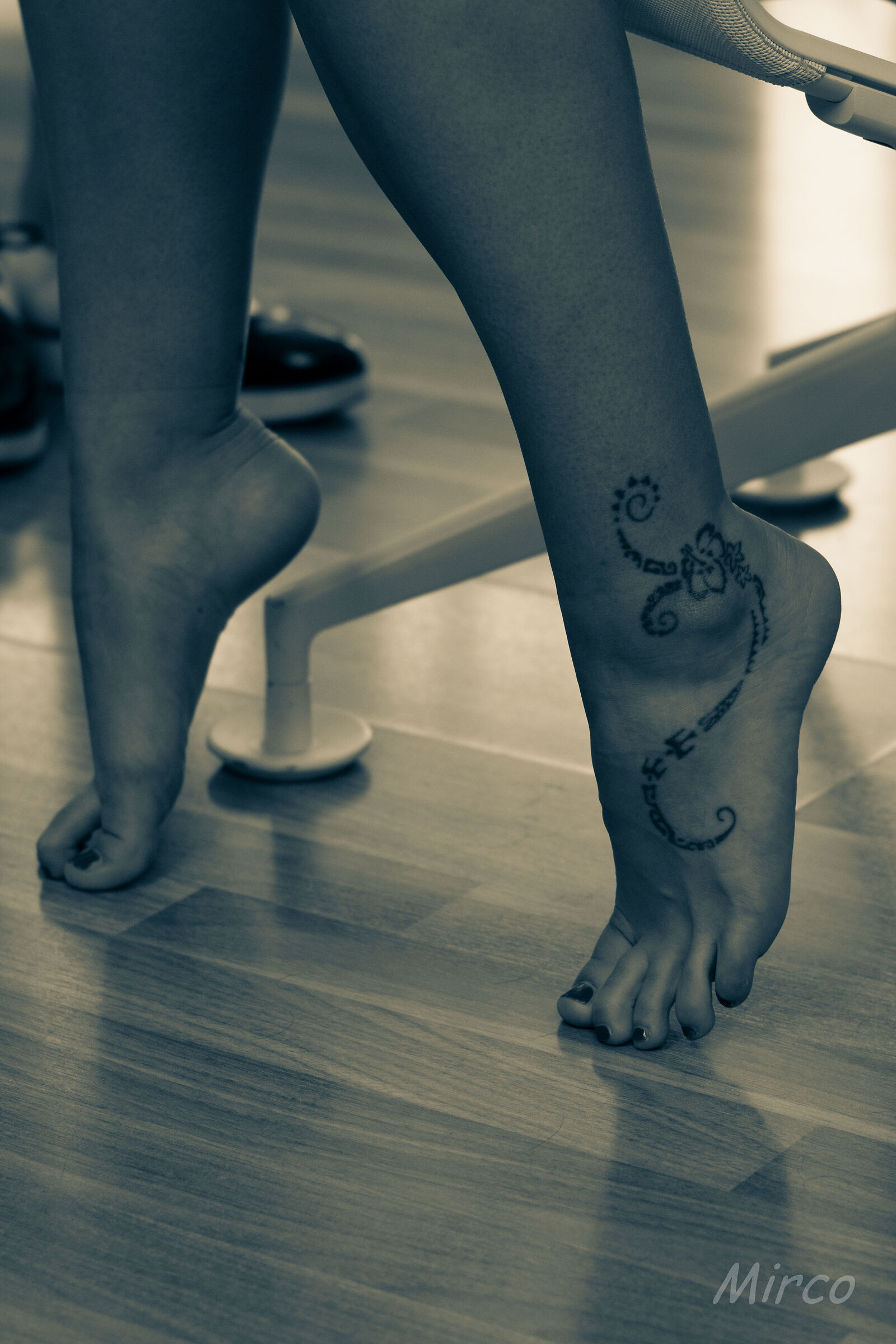 On tiptoe