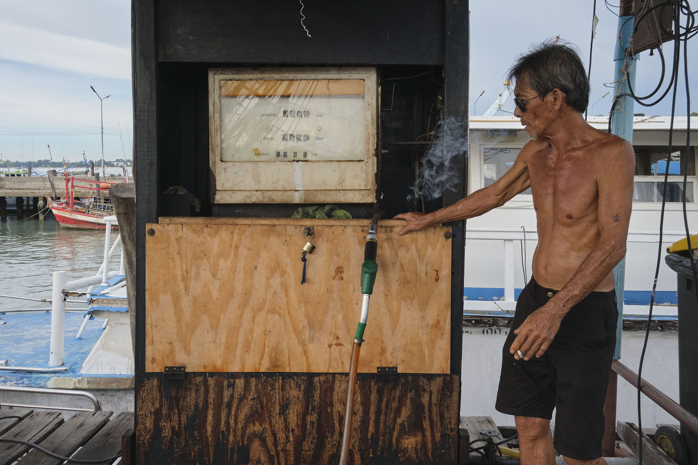 Refueling to the boat