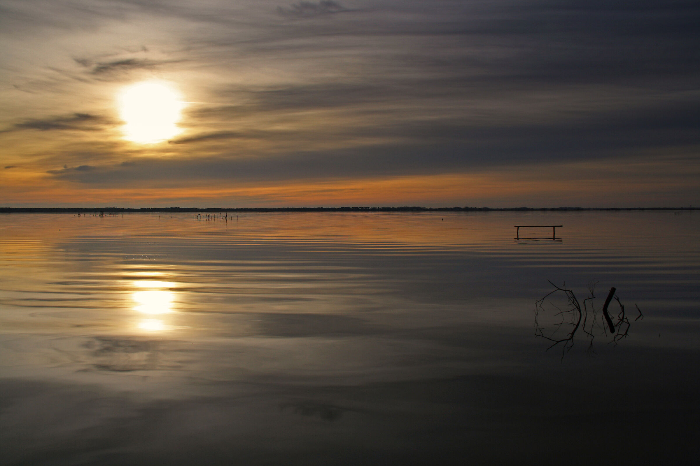 Lago di Massaciuccoli al Tramonto