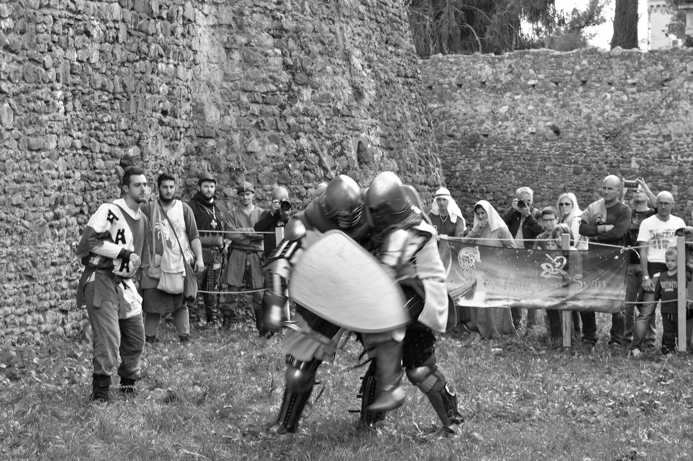 Black and White Combat 4