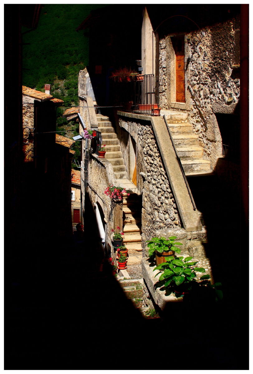 Scanno 2022 - The alley with "Escher's stairs"