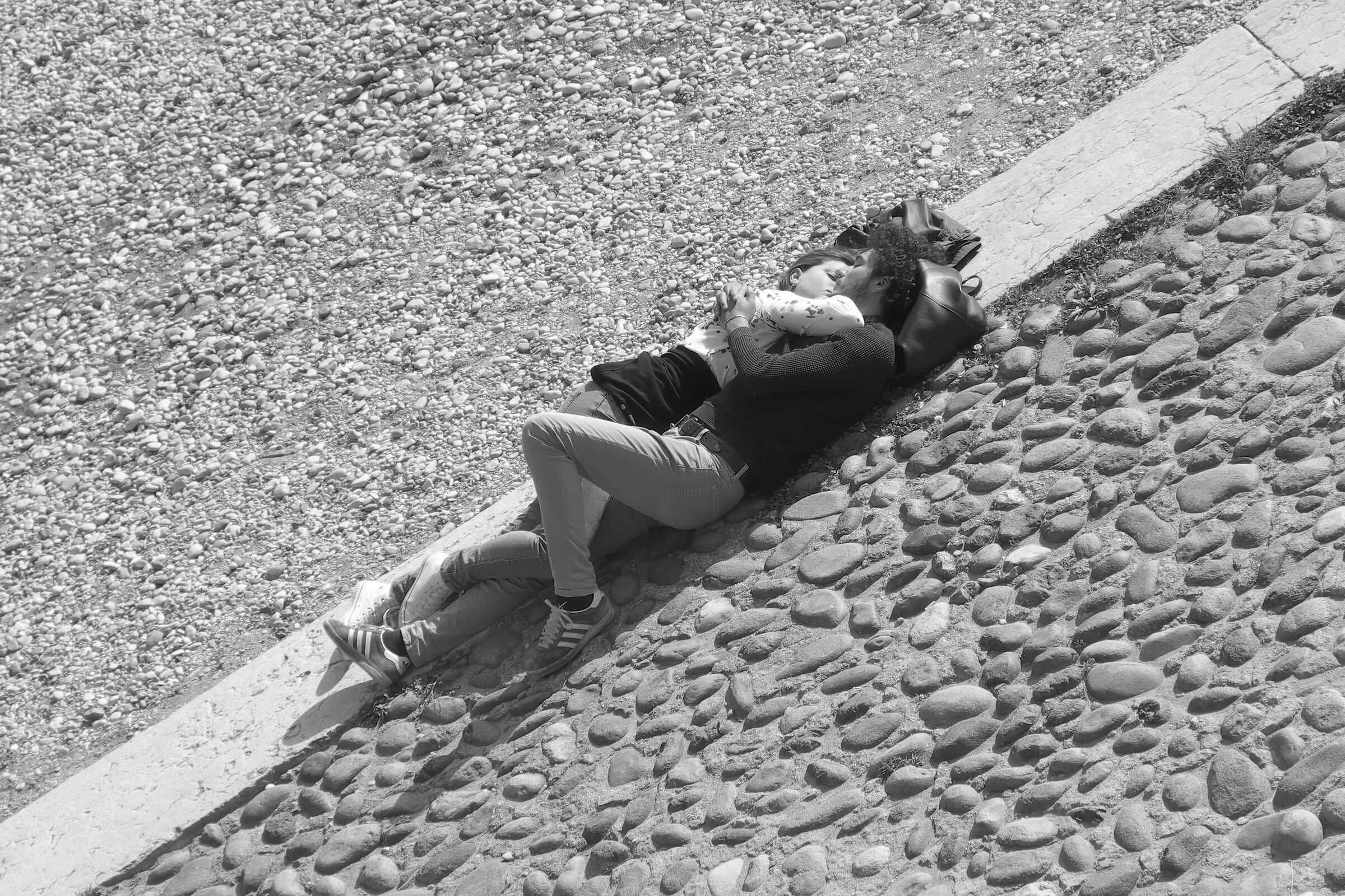 Romeo and Juliet on the bed.... of the Adige