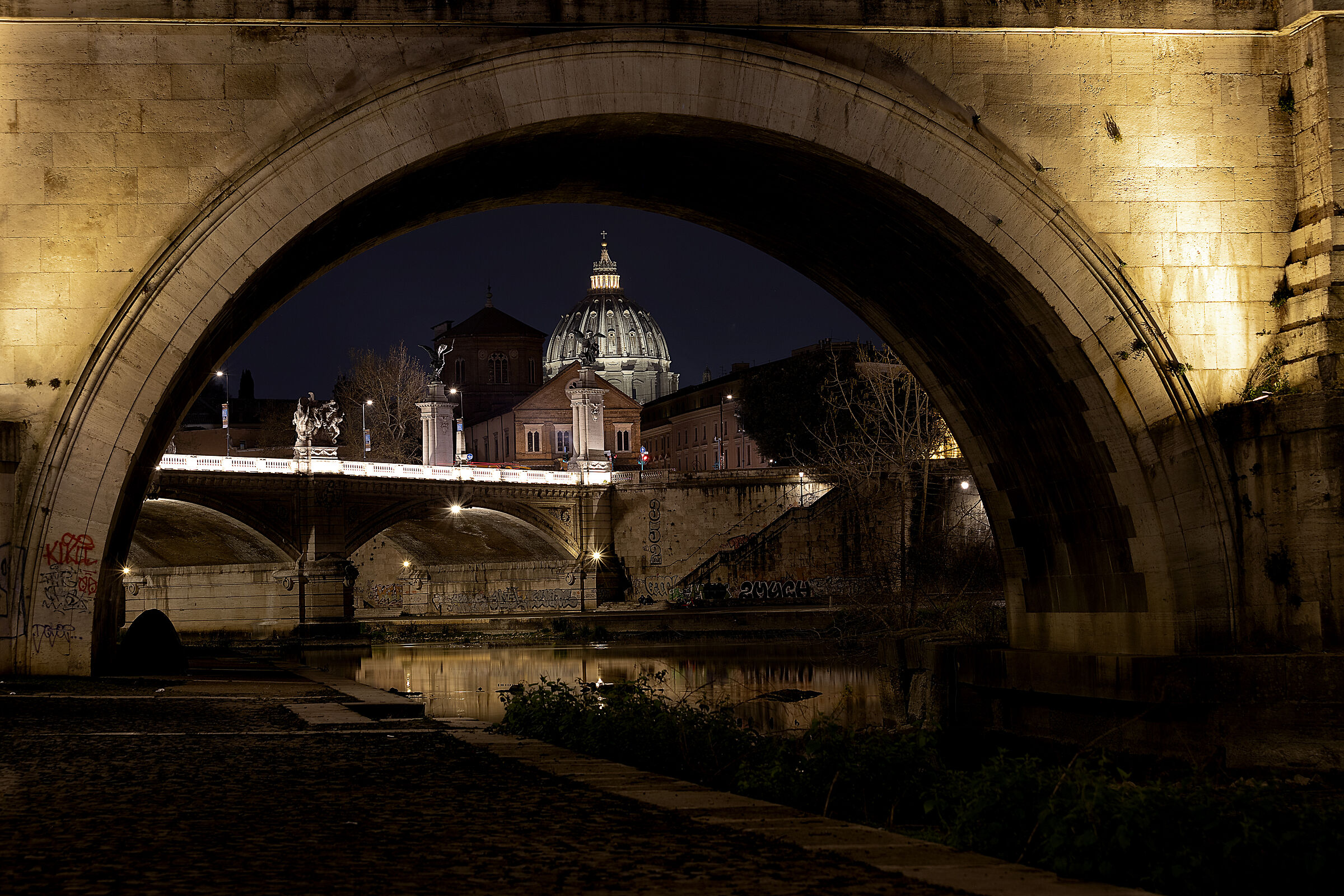 Along the Tiber, Rome