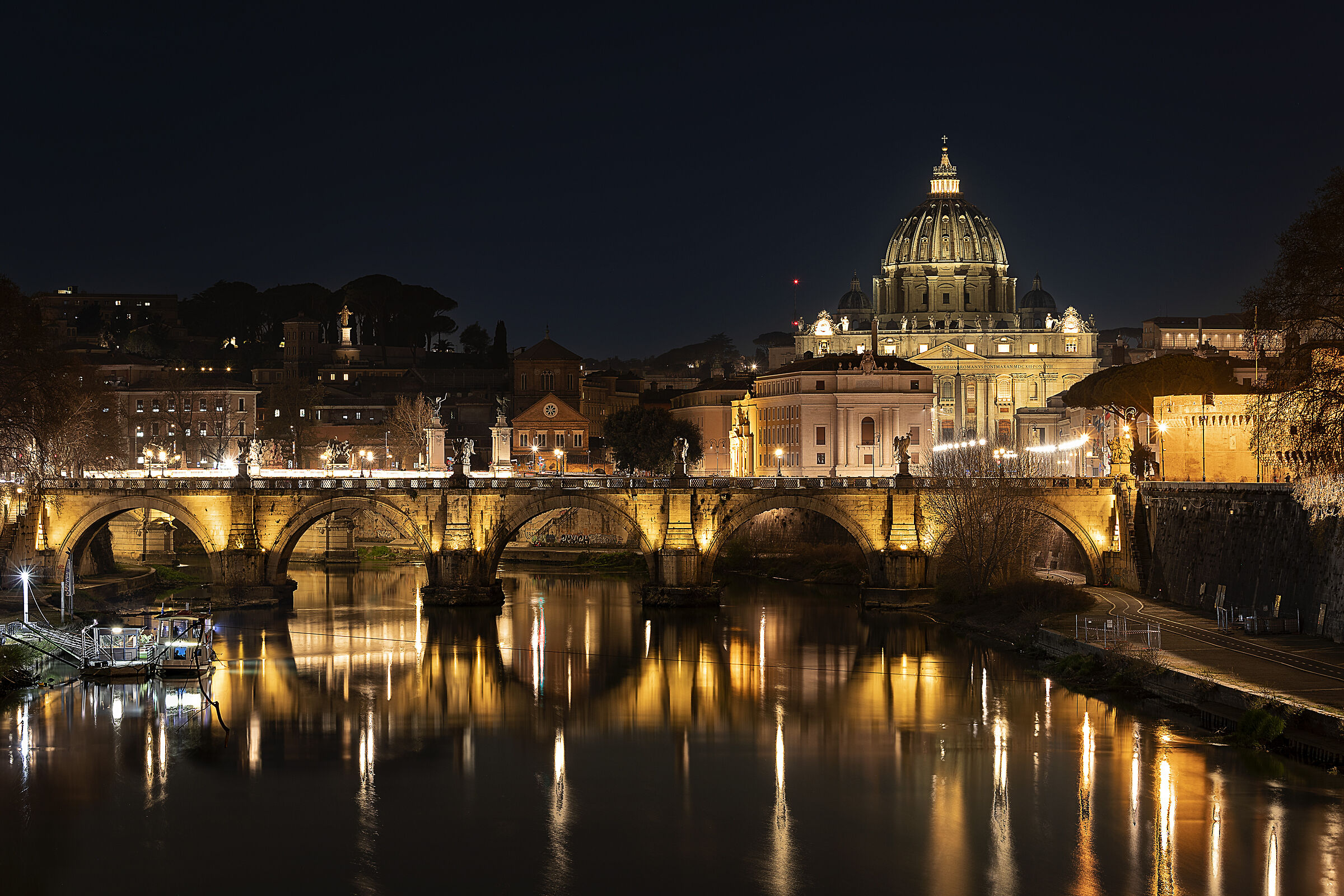 Along the Tiber, Rome