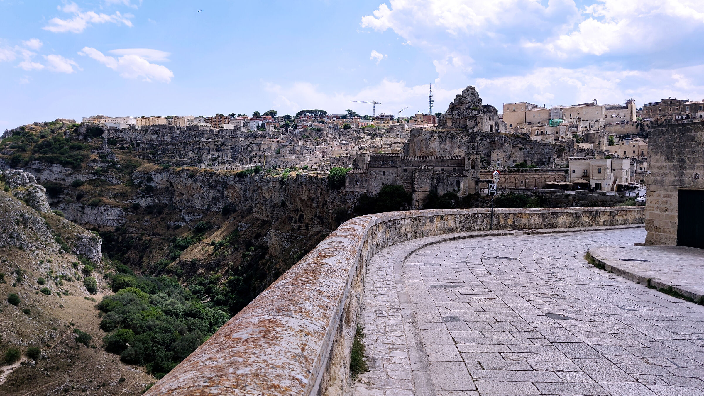 On the way to the Caveoso