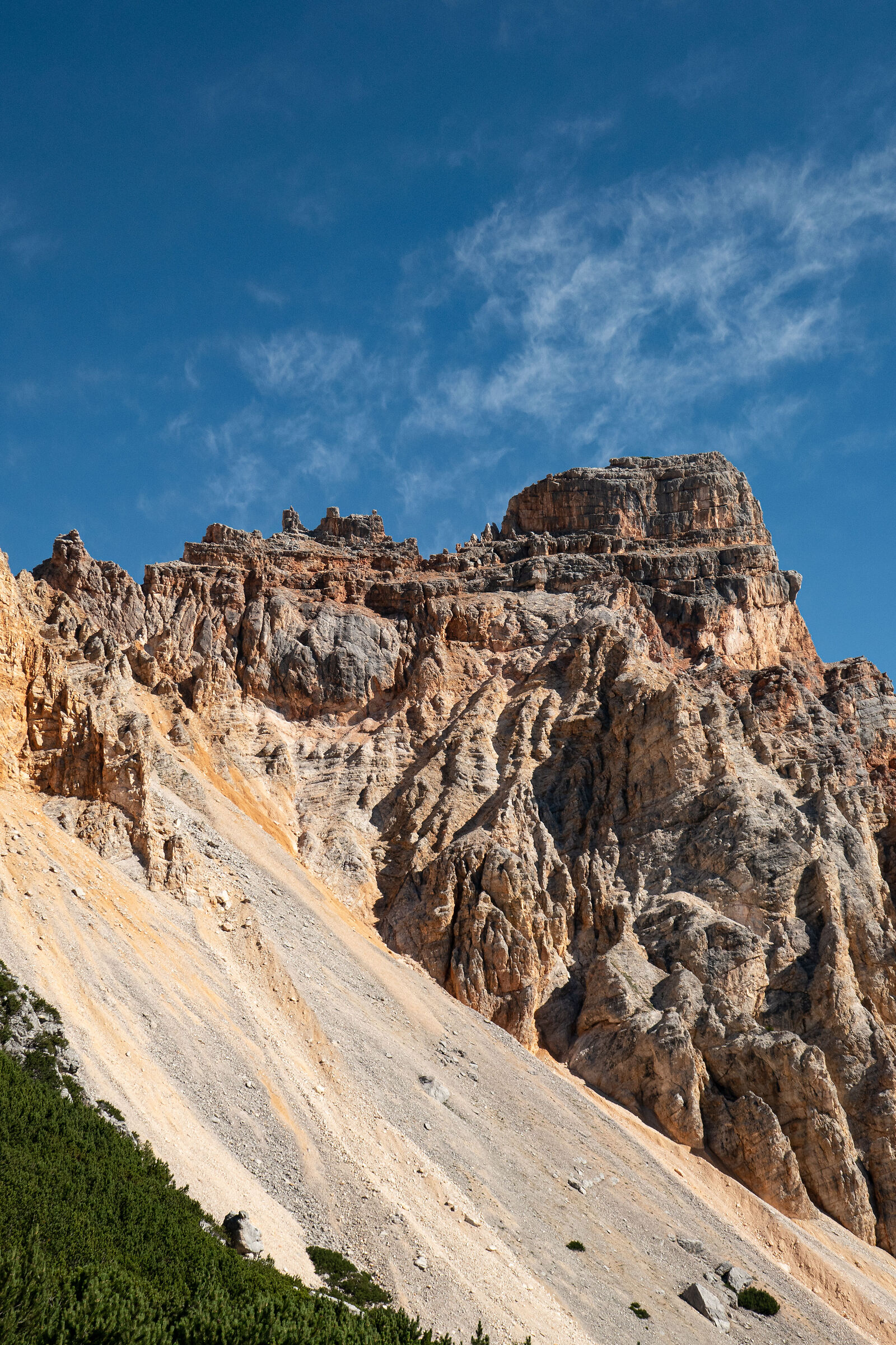 Croda d'Antruiles - salendo al Taé