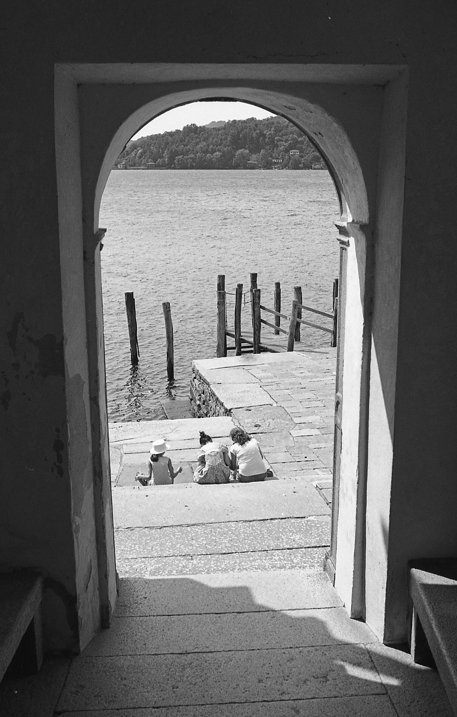 The gateway to the lake