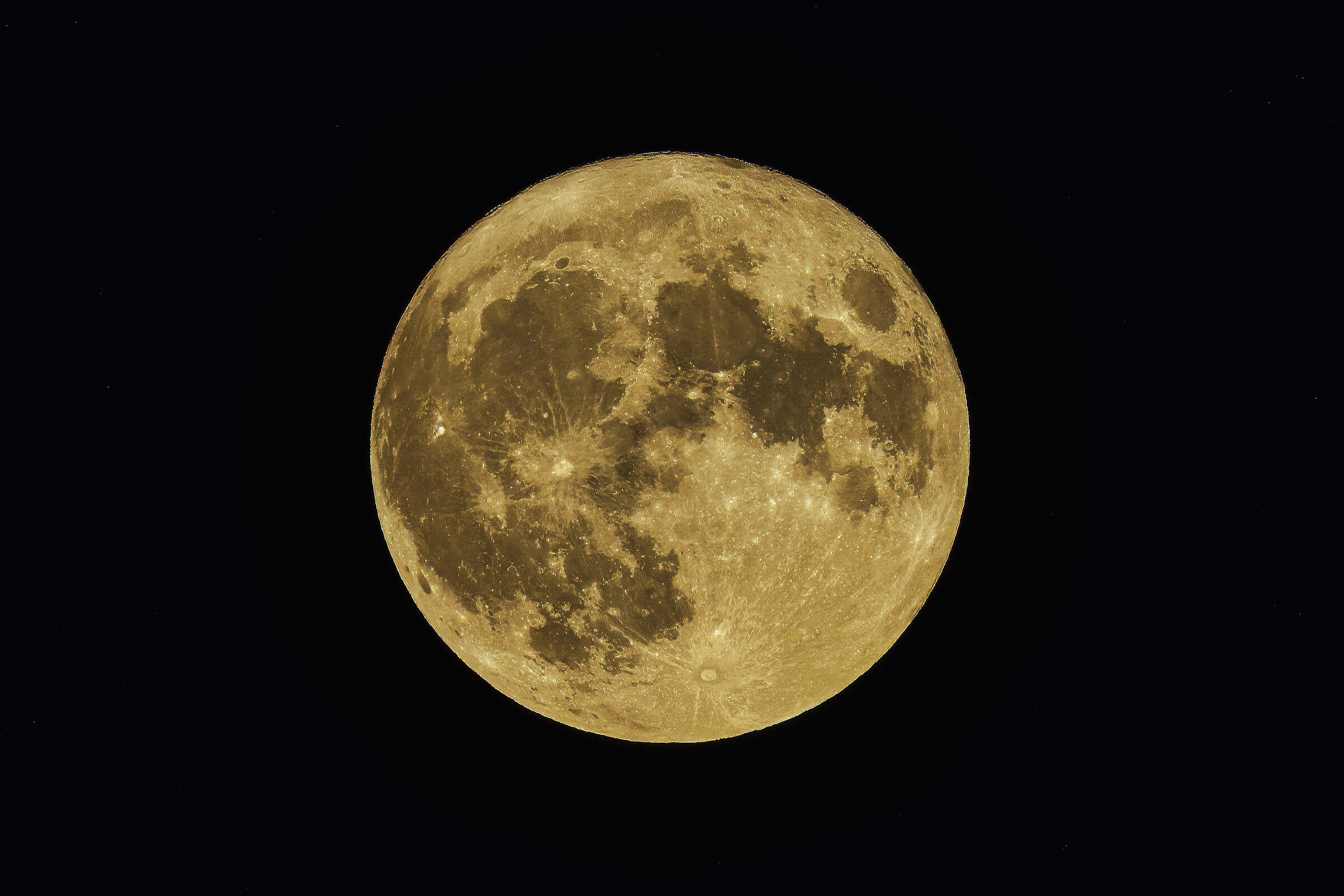 "Superluna del cervo",la più grande e lumin...