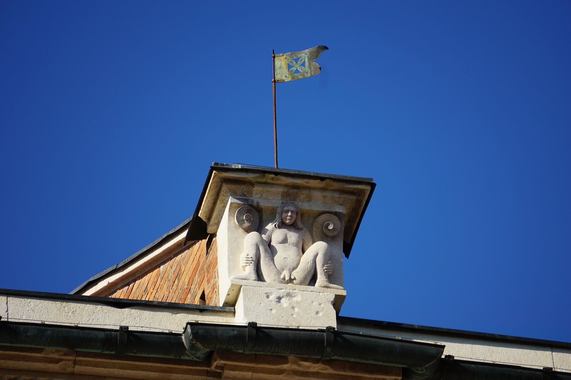 Metope del  Duomo di Modena: Ermafrodito
