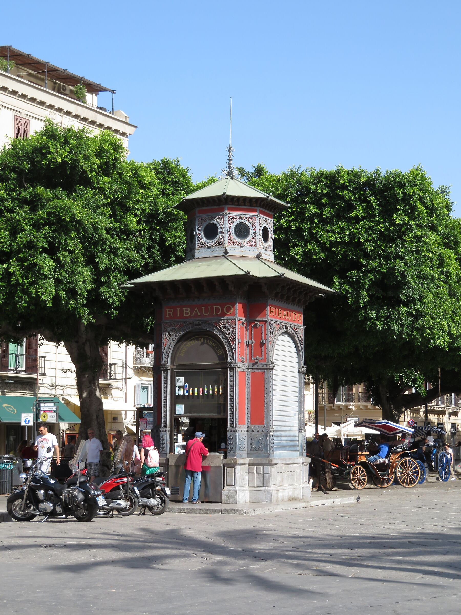 Palermo: historic kiosk in the city center