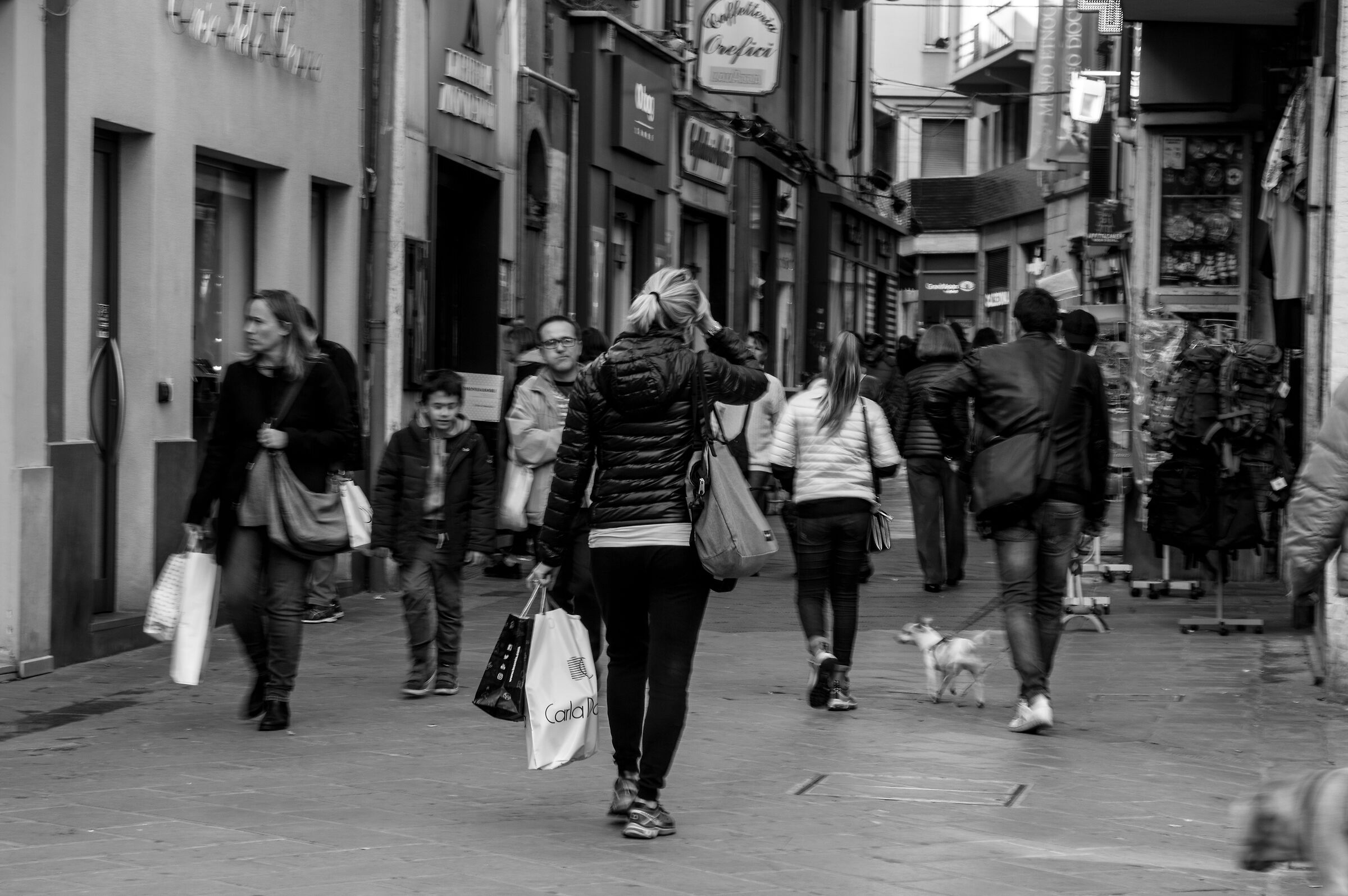 Spezia in Bainco and Nero 3