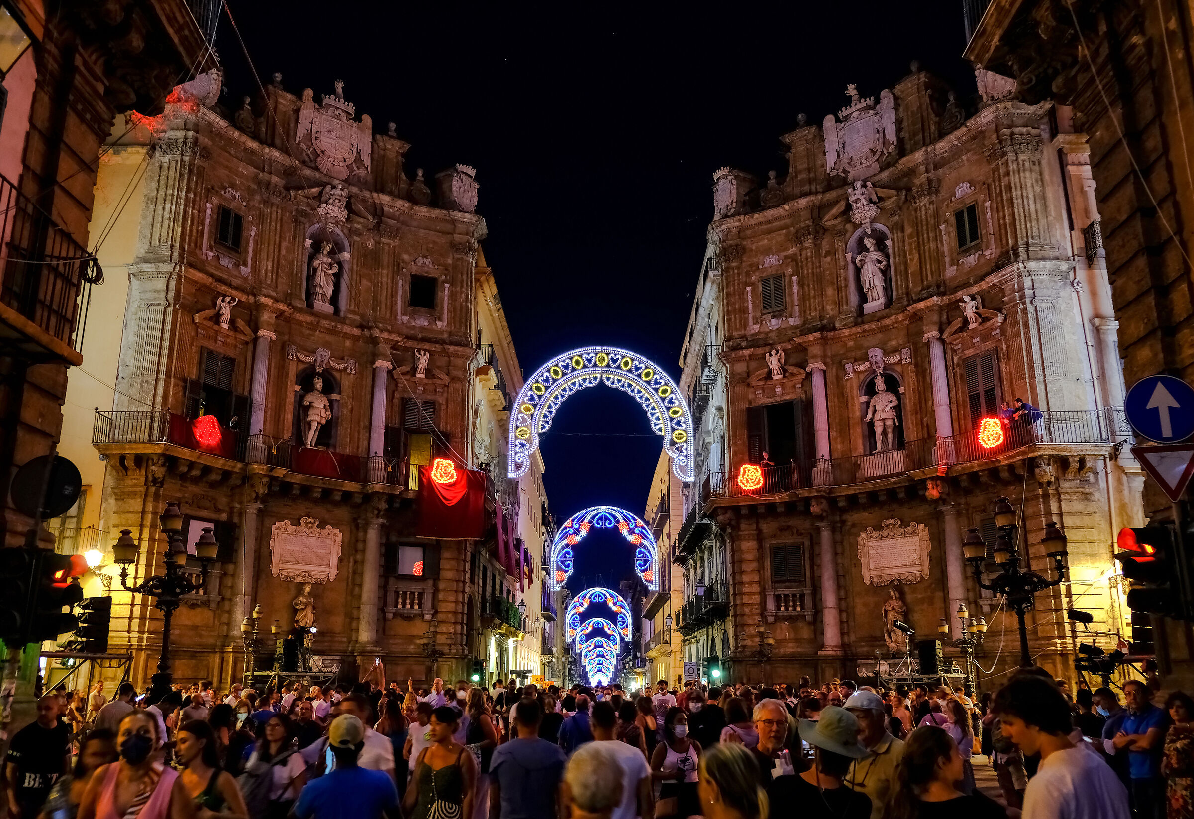 alla "Porta del Sole" ai quattro canti