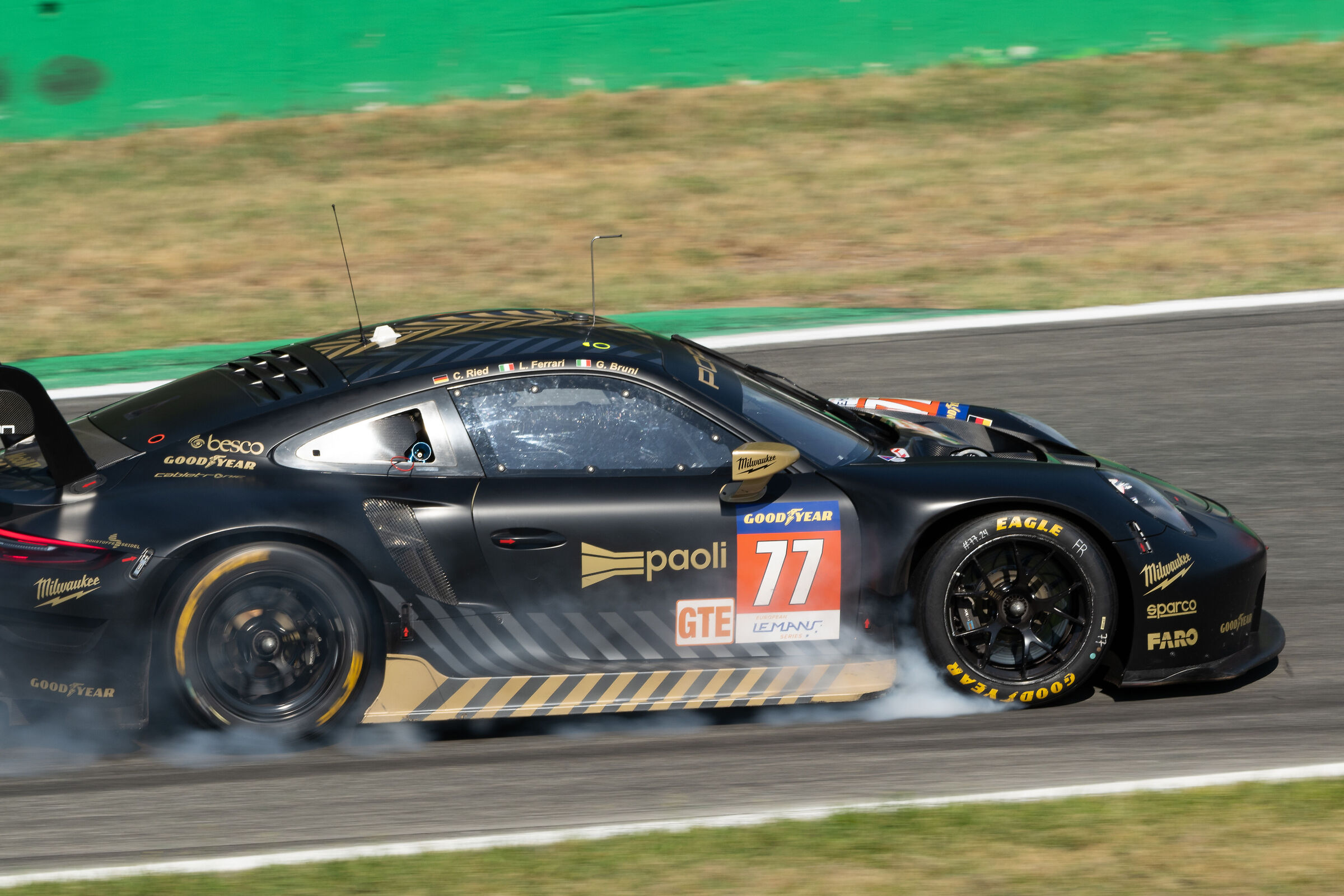 Gomme spiattellate ne abbiamo?