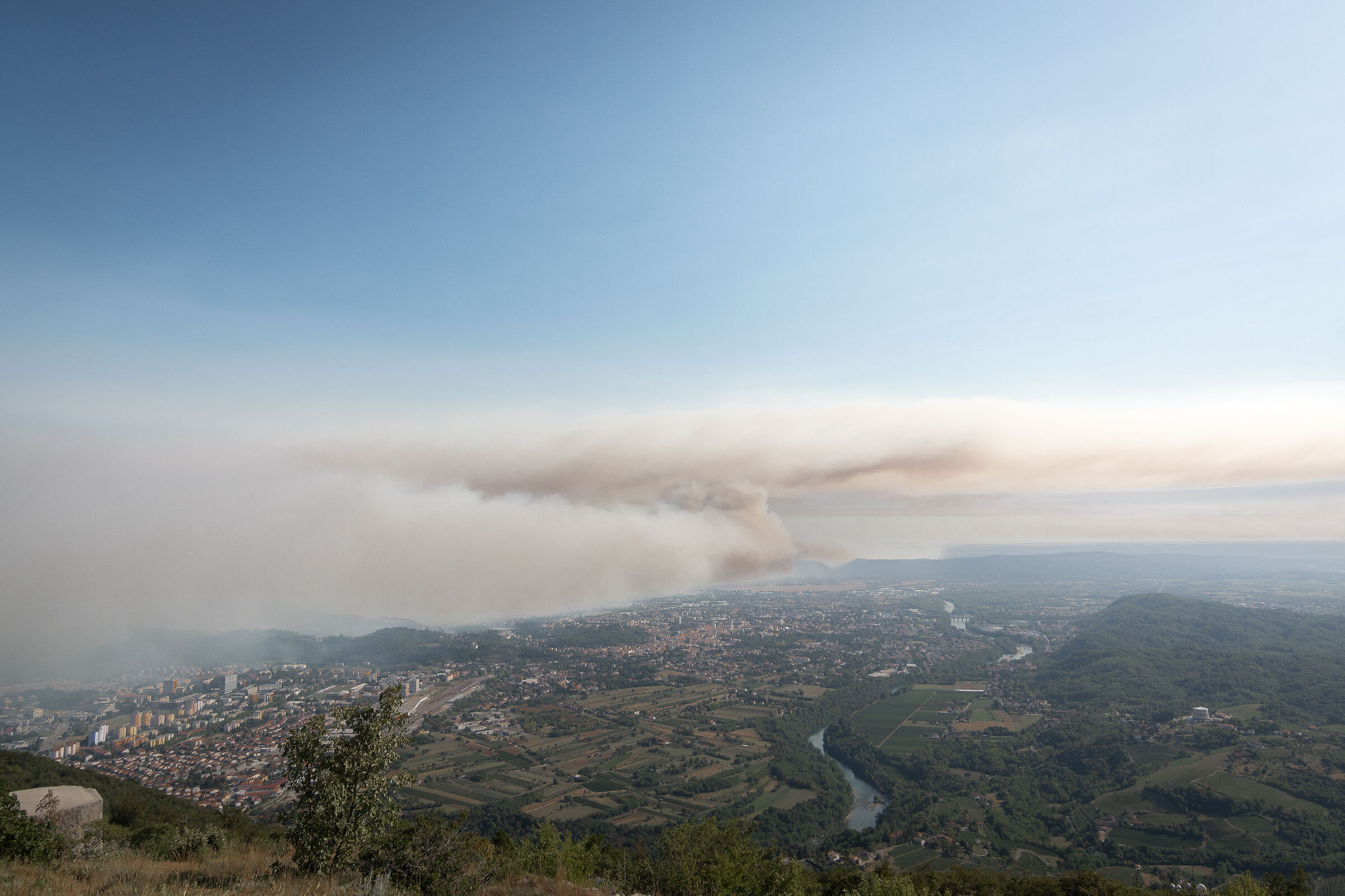Incendio sul Carso goriziano