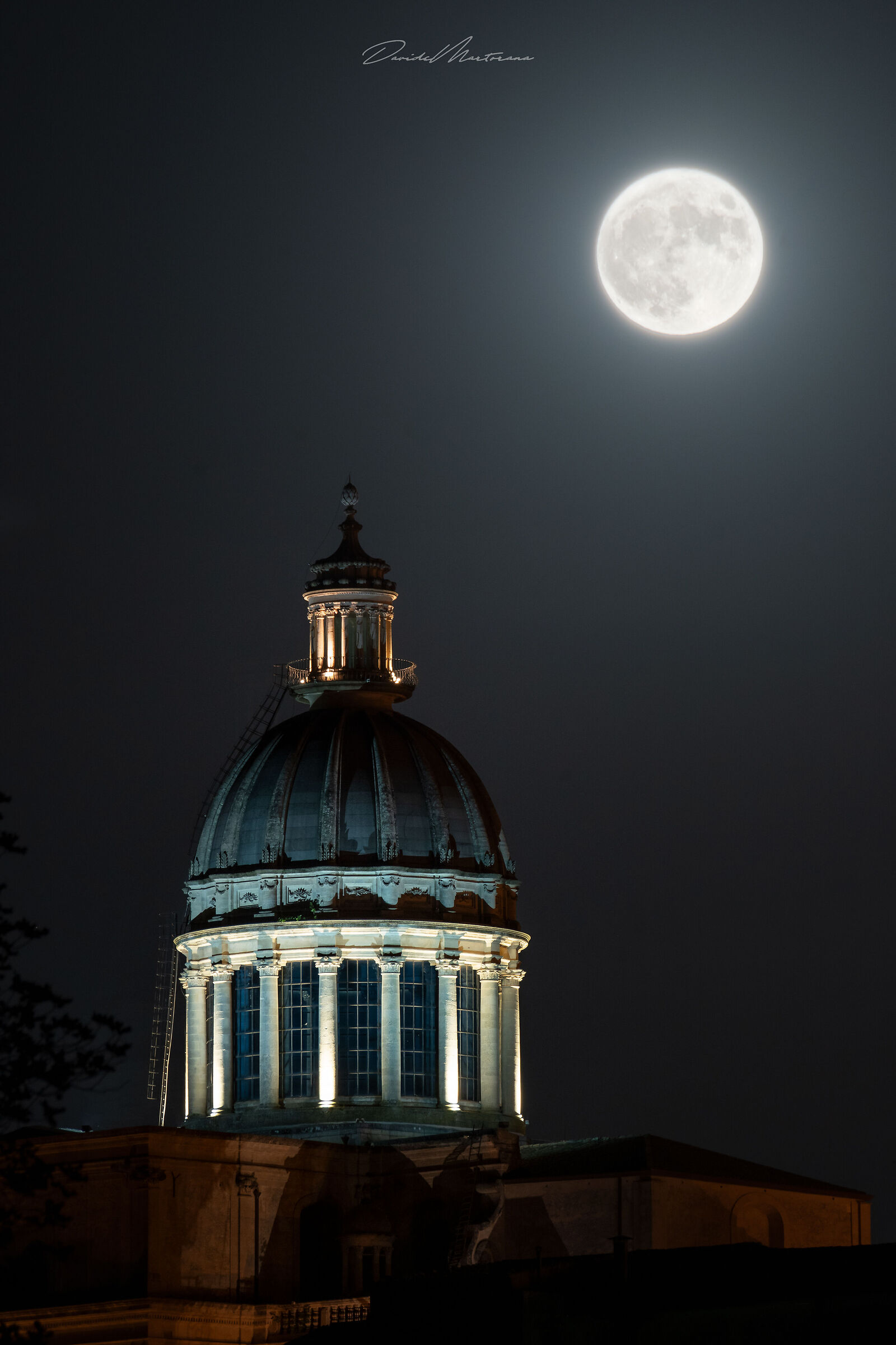 MOON 1370772022