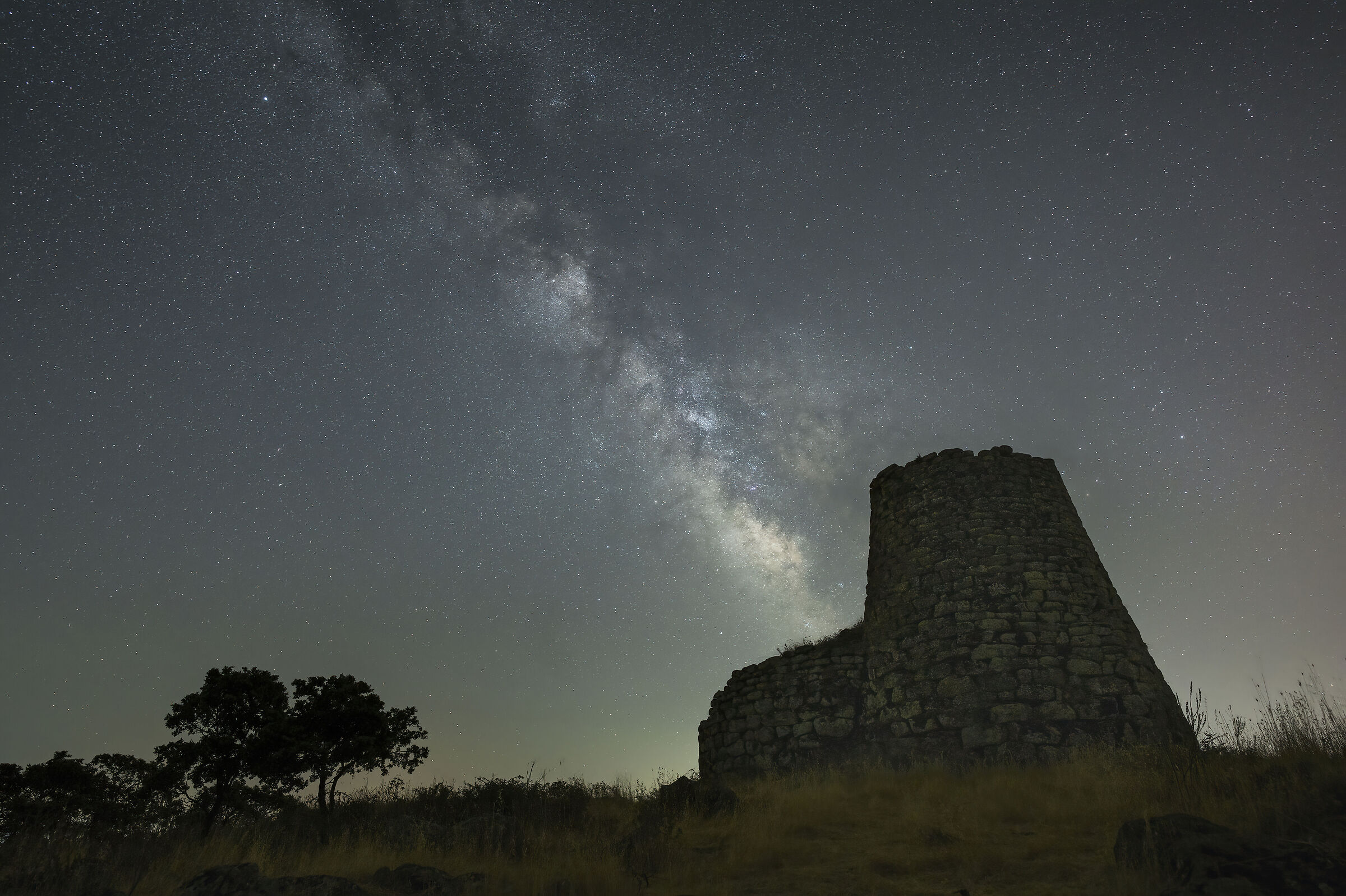Nuraghe Orolo di notte