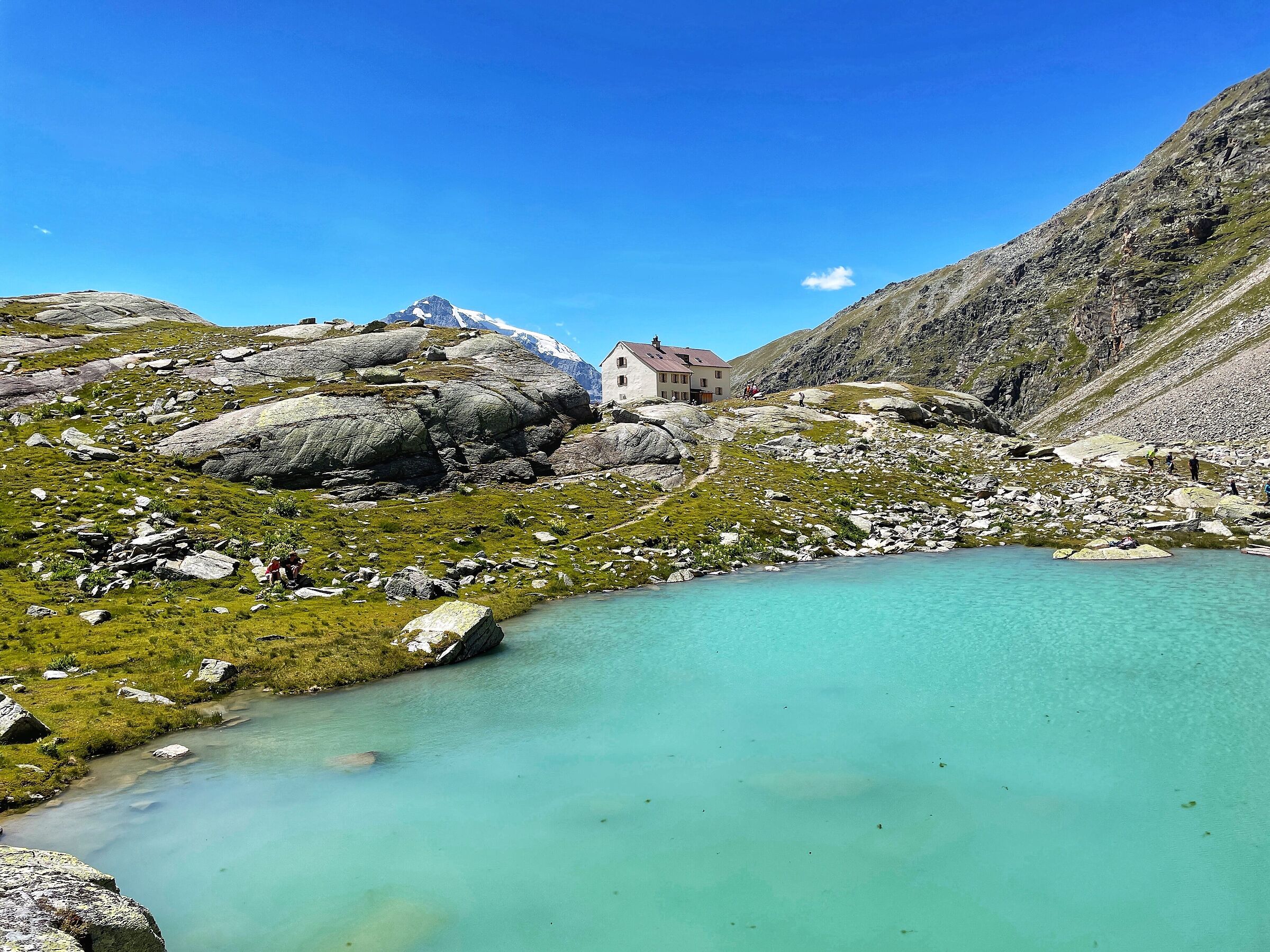 Il laghetto al rifugio Serristori (Solda)