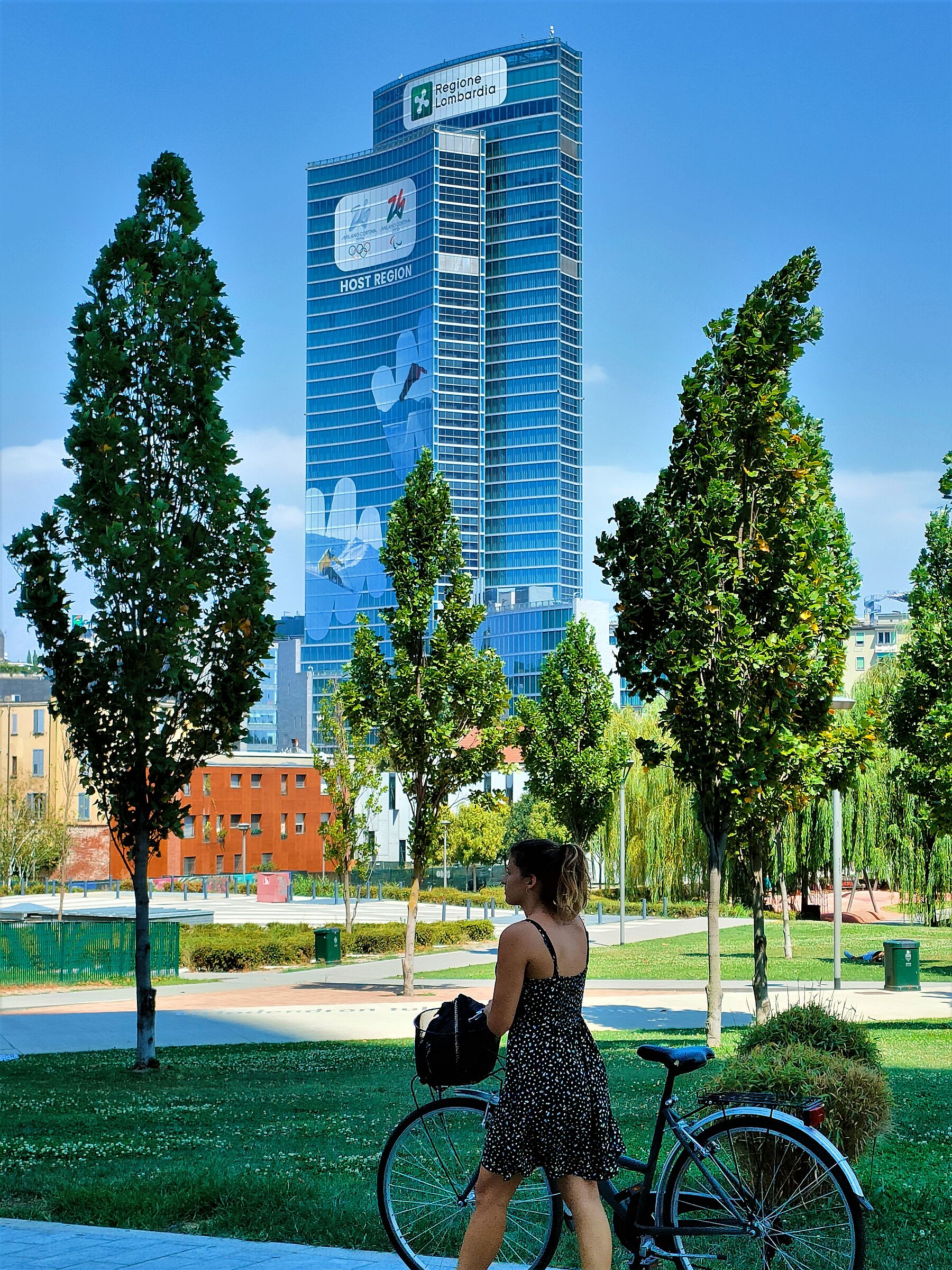 in bicicletta nella nuova Milano