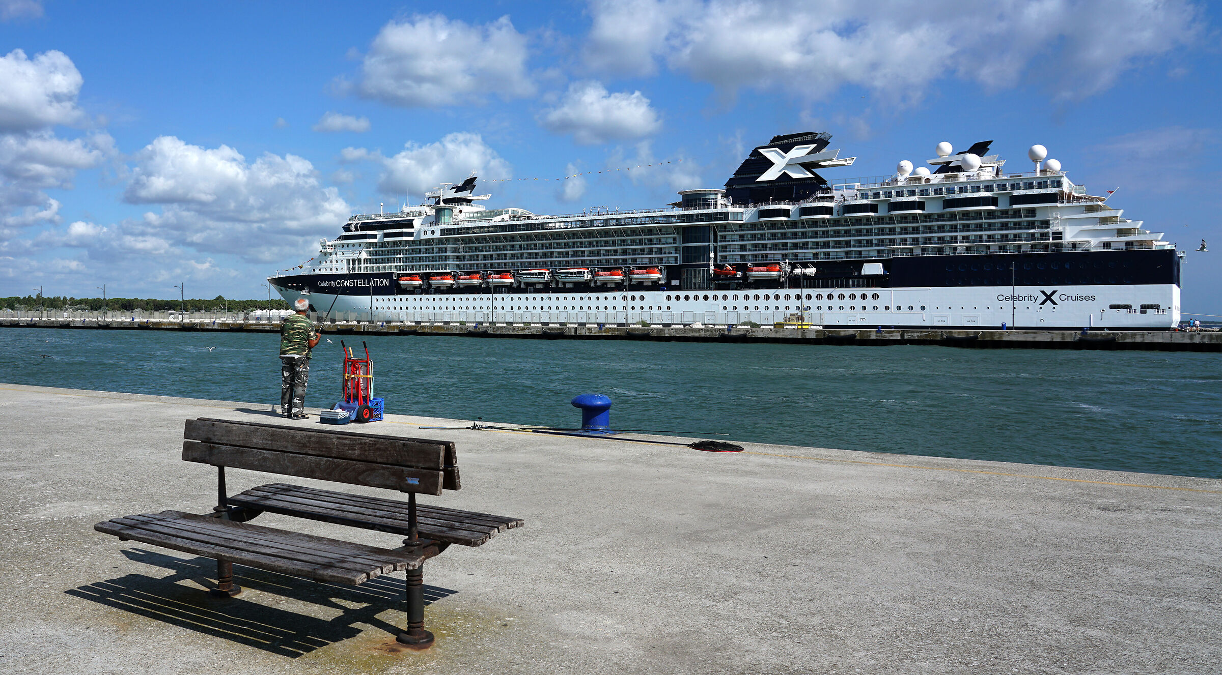 No spectators for the big ship.