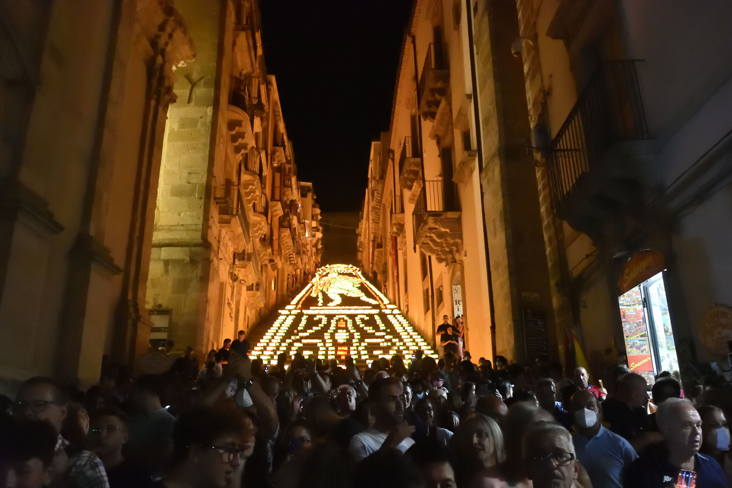 STAIRCASE AND PYROTECHNIC GAMES