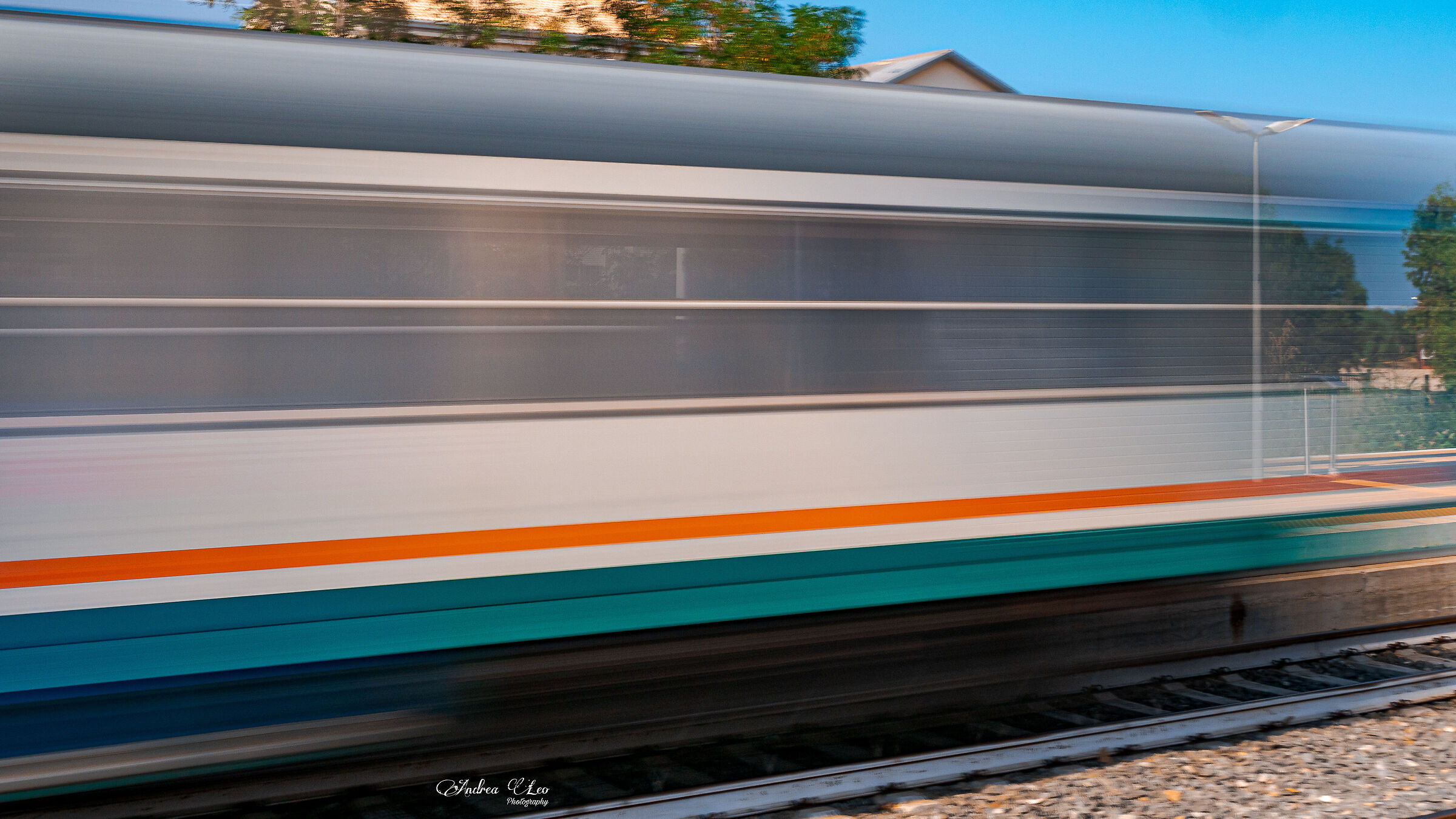 Il tempo come il treno passa veloce