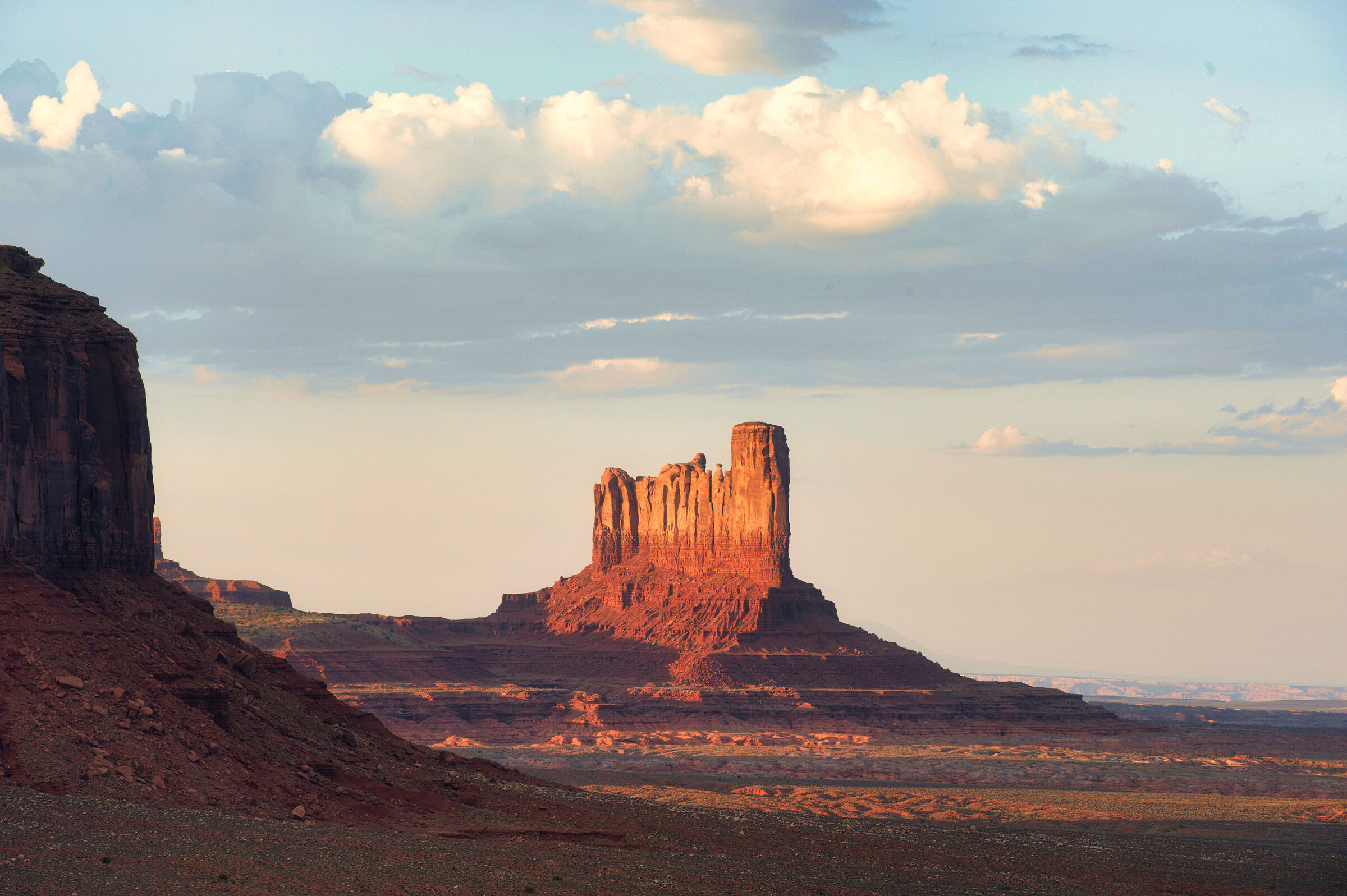Monument Valley, golden hour