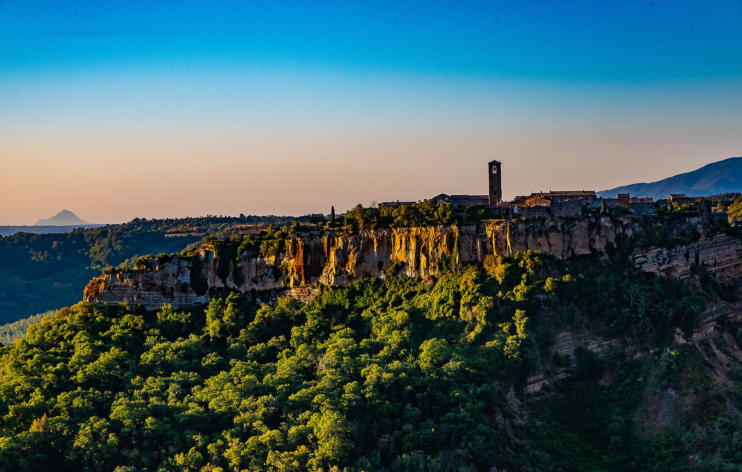 Civita di Bagnoregio Albeggiando