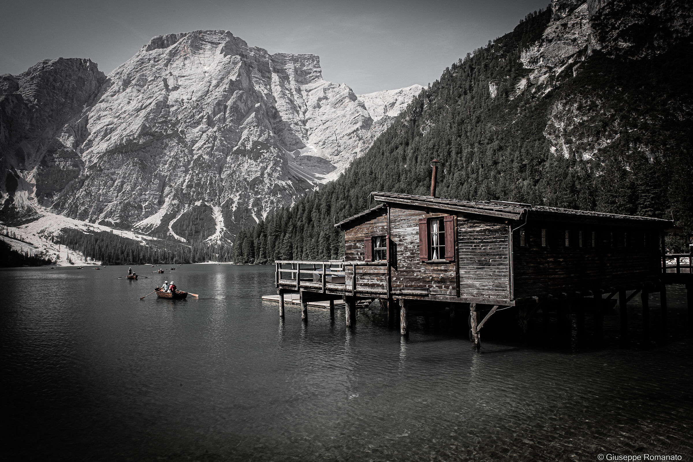 Lago di Braies, quasi in bianco e nero