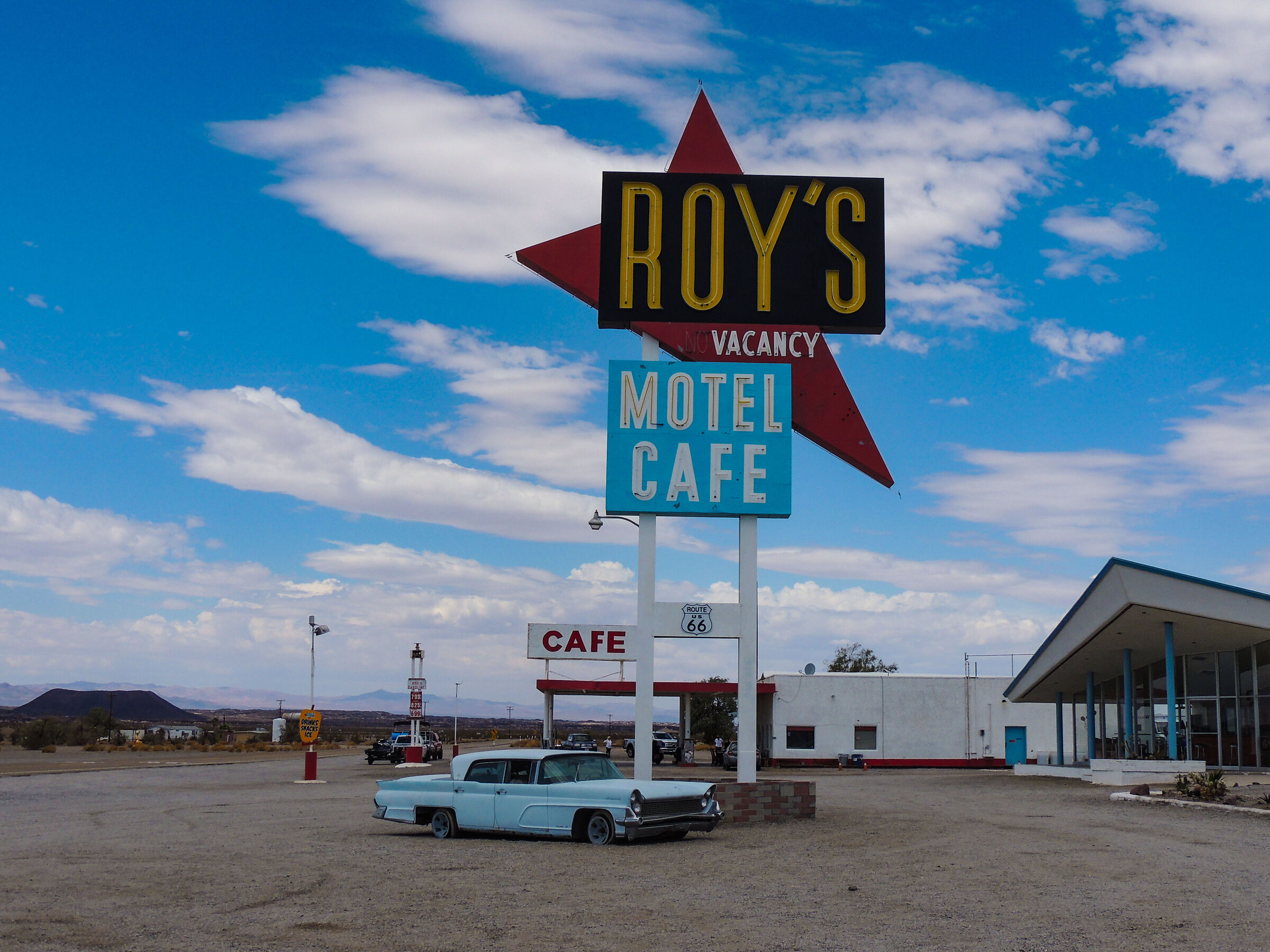 Amboy - Roy's Motel e Cafe