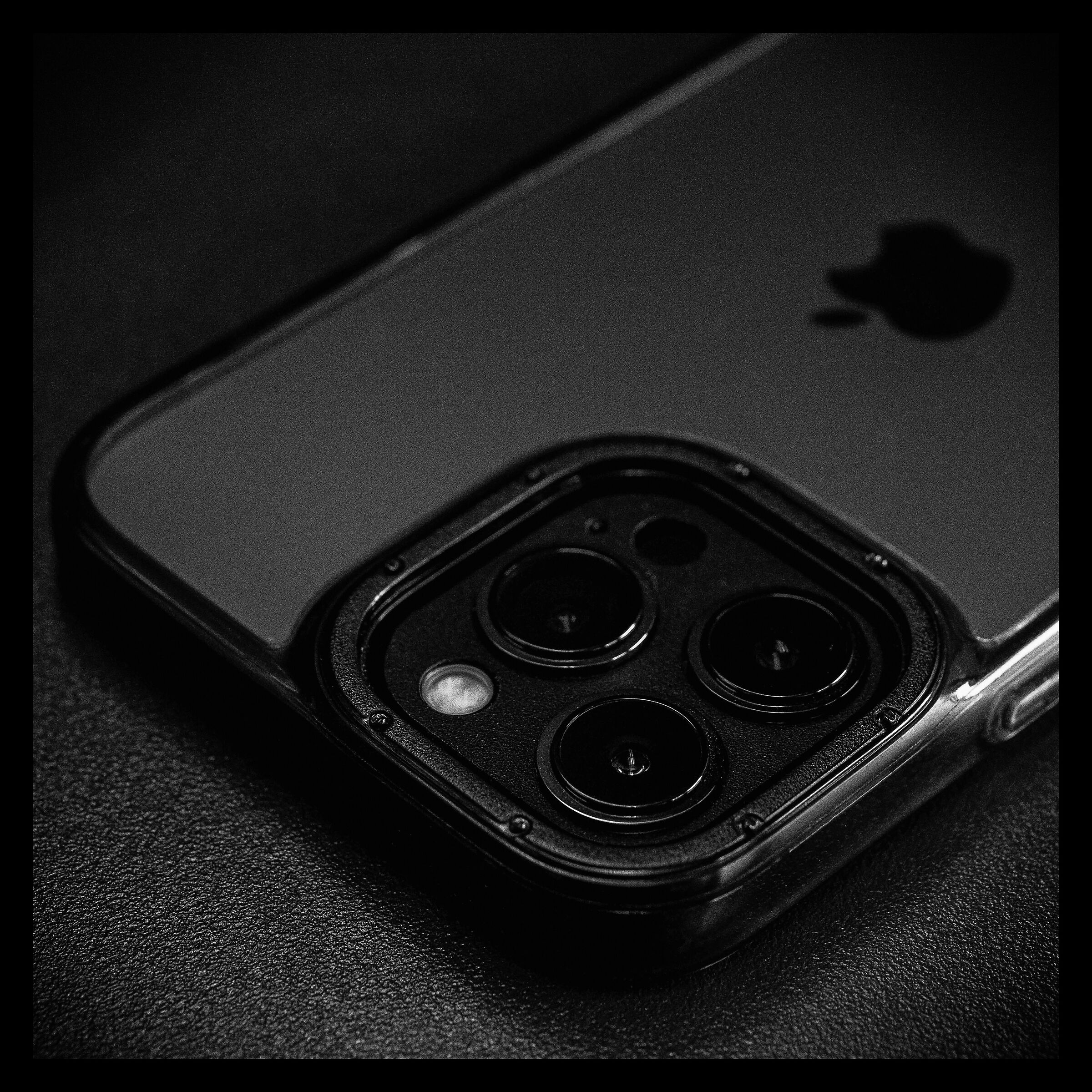Skyfall_13_Pro_Max