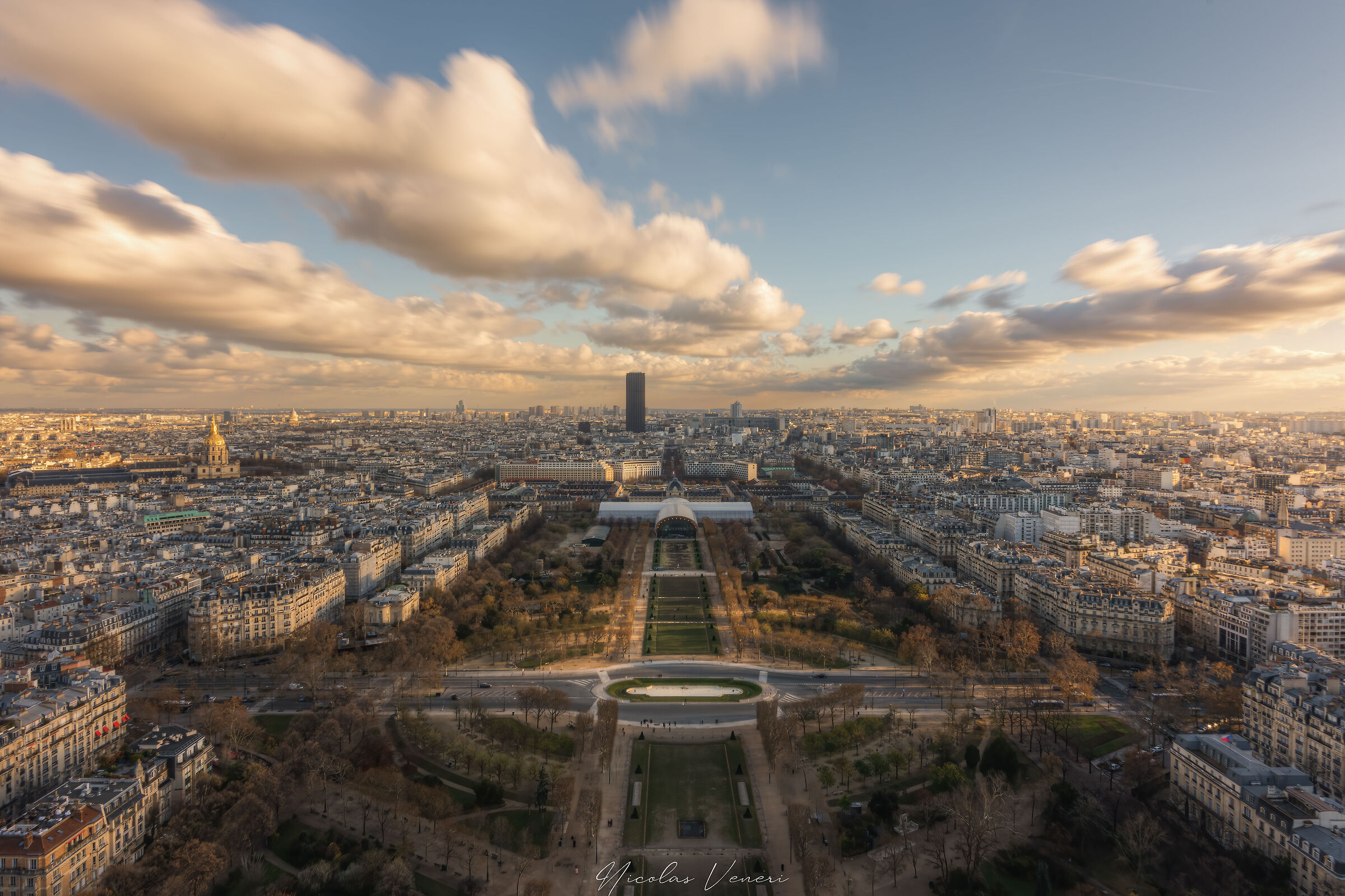 A jump from the eiffel tower