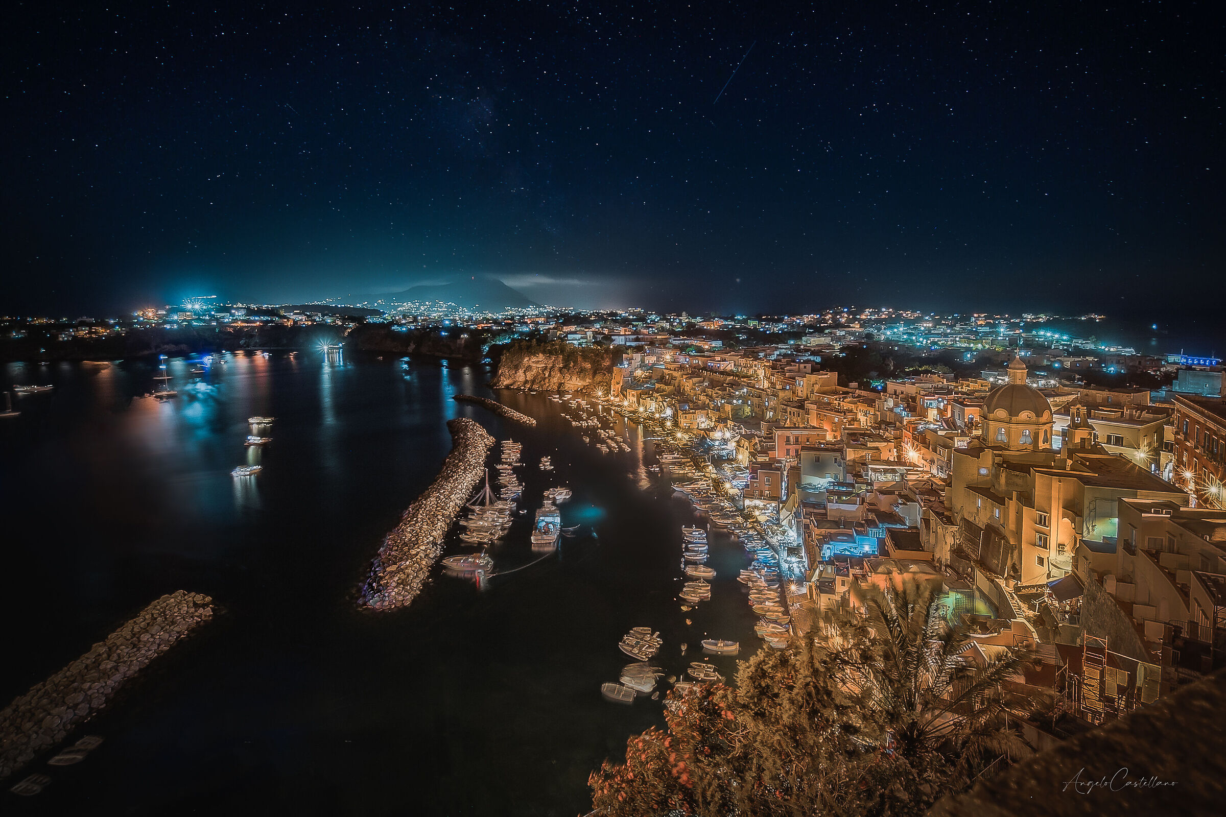 Procida between stars and sea