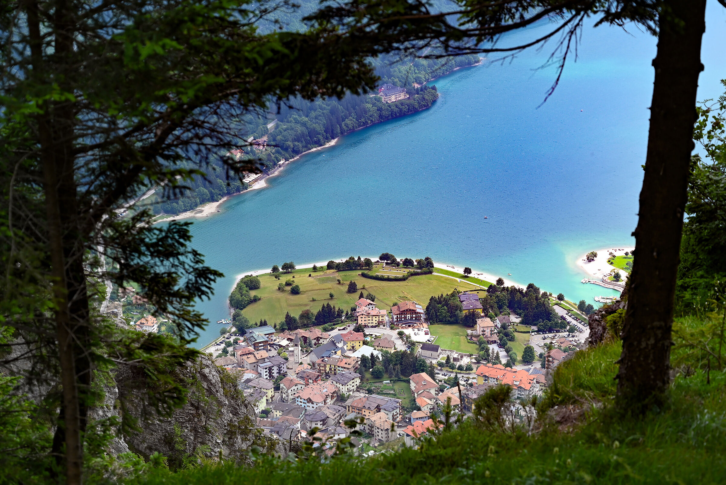 Molveno e il suo lago
