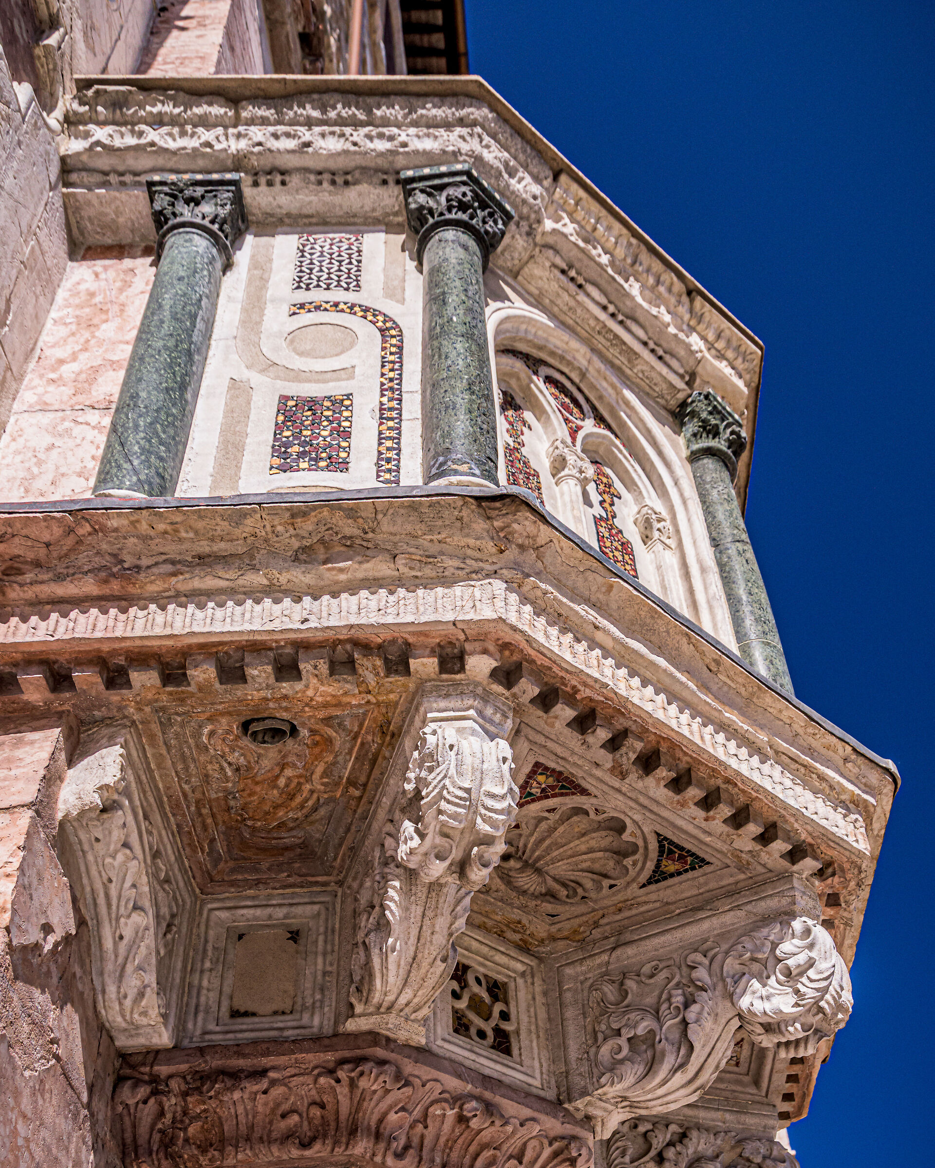 detail 01 Piazza IV Novembre Perugia