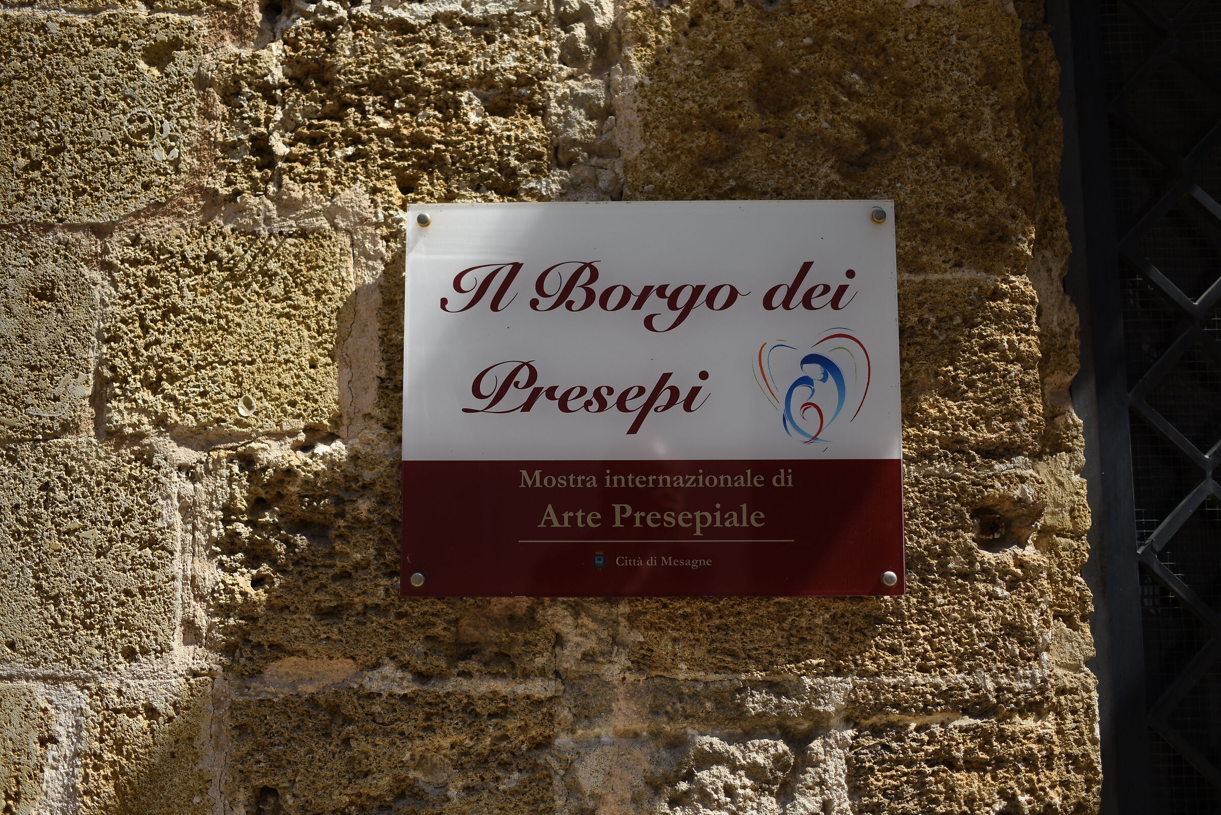" F. 1.8 ", 1/ 4.0 0 0, ISO 125- Nikon 28, 1.4 E E...