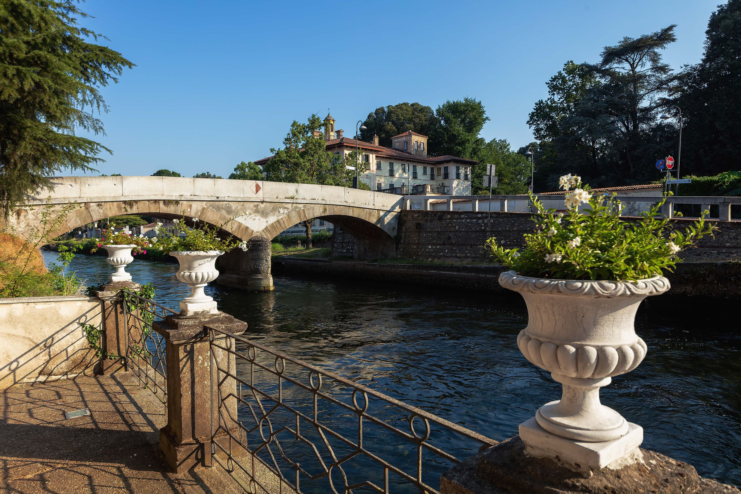 E l'acqua scorre lenta